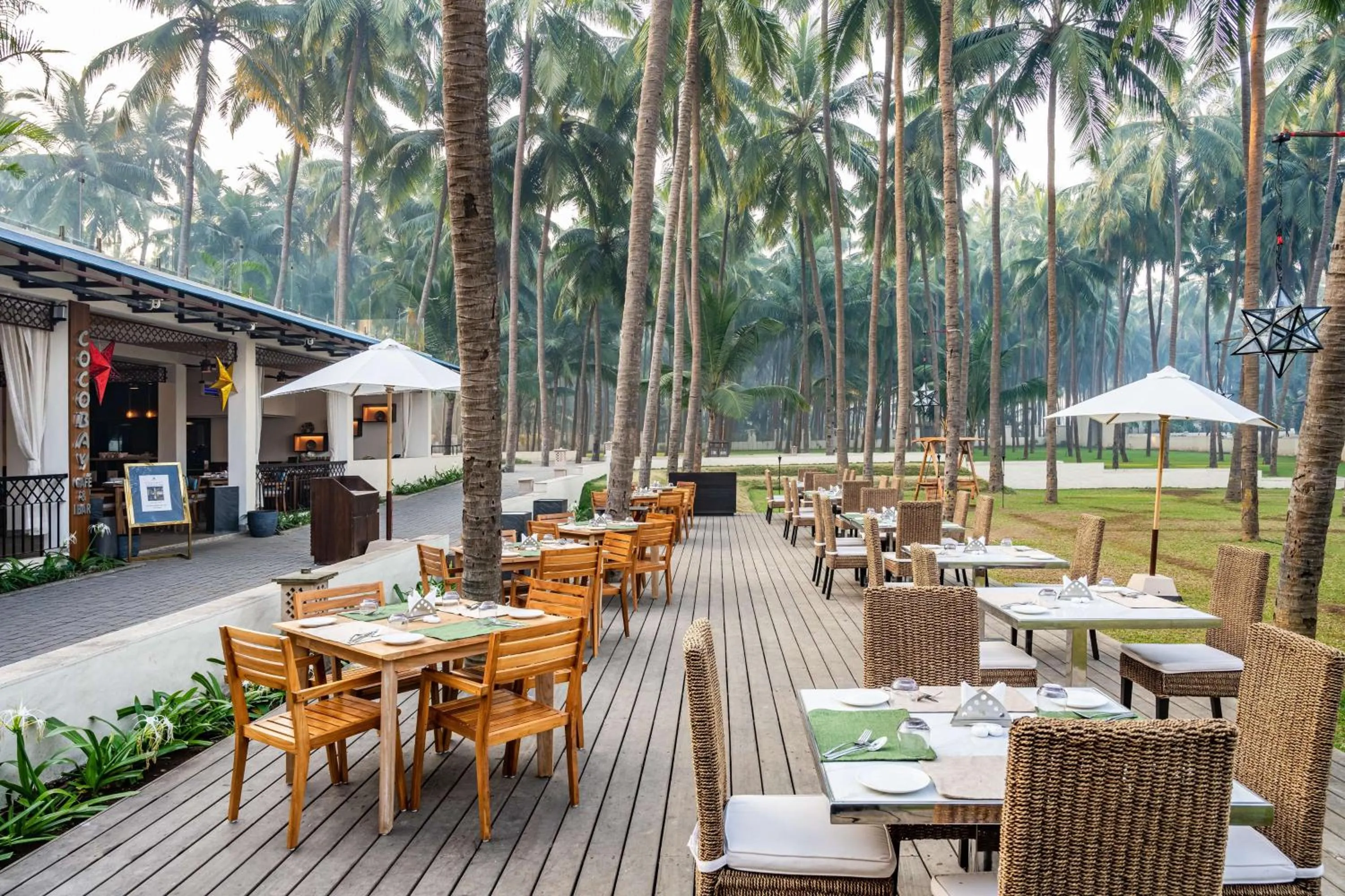 Restaurant/places to eat in Silver Waves Resort & Spa - Daman