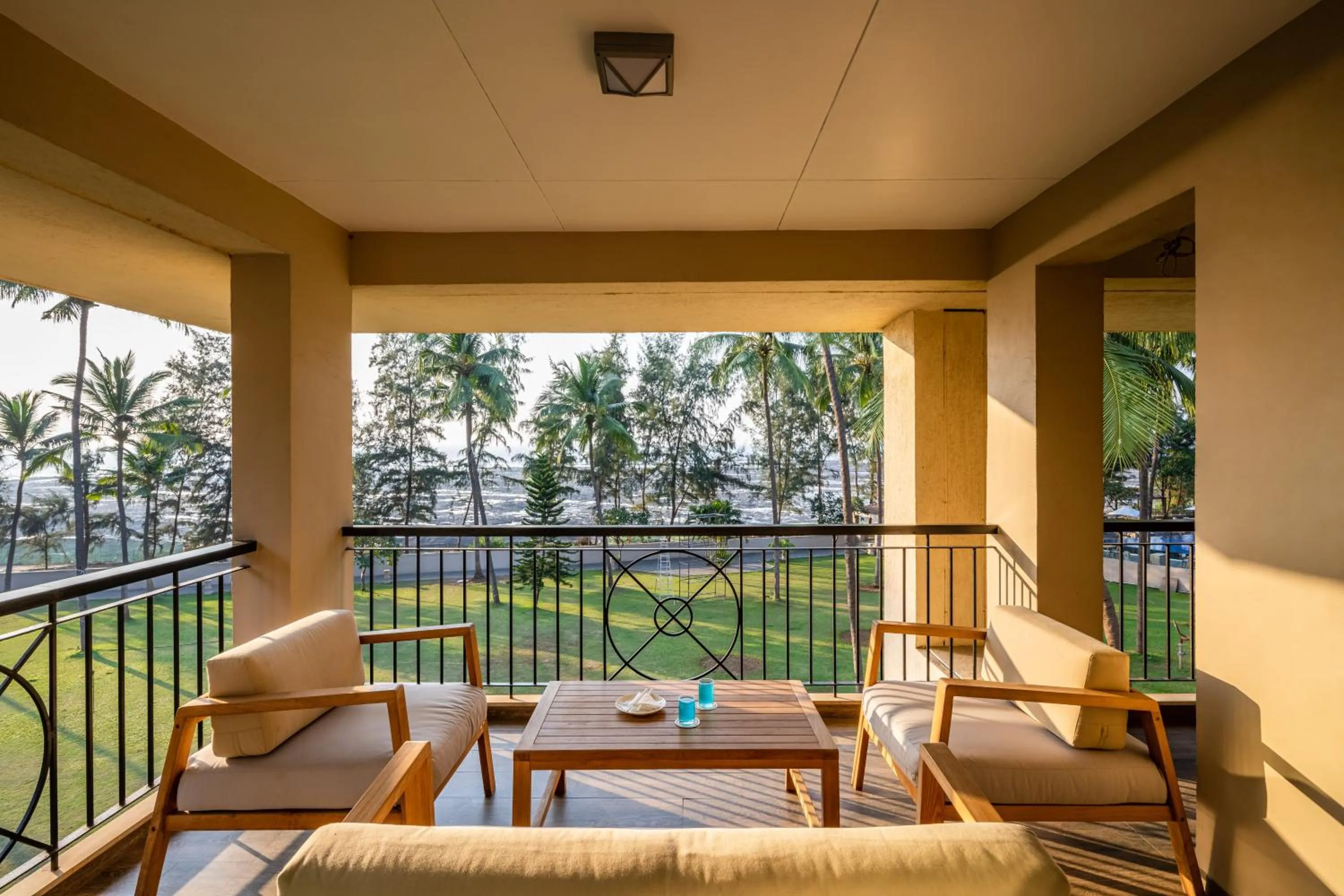 Silver Waves Resort & Spa - Daman