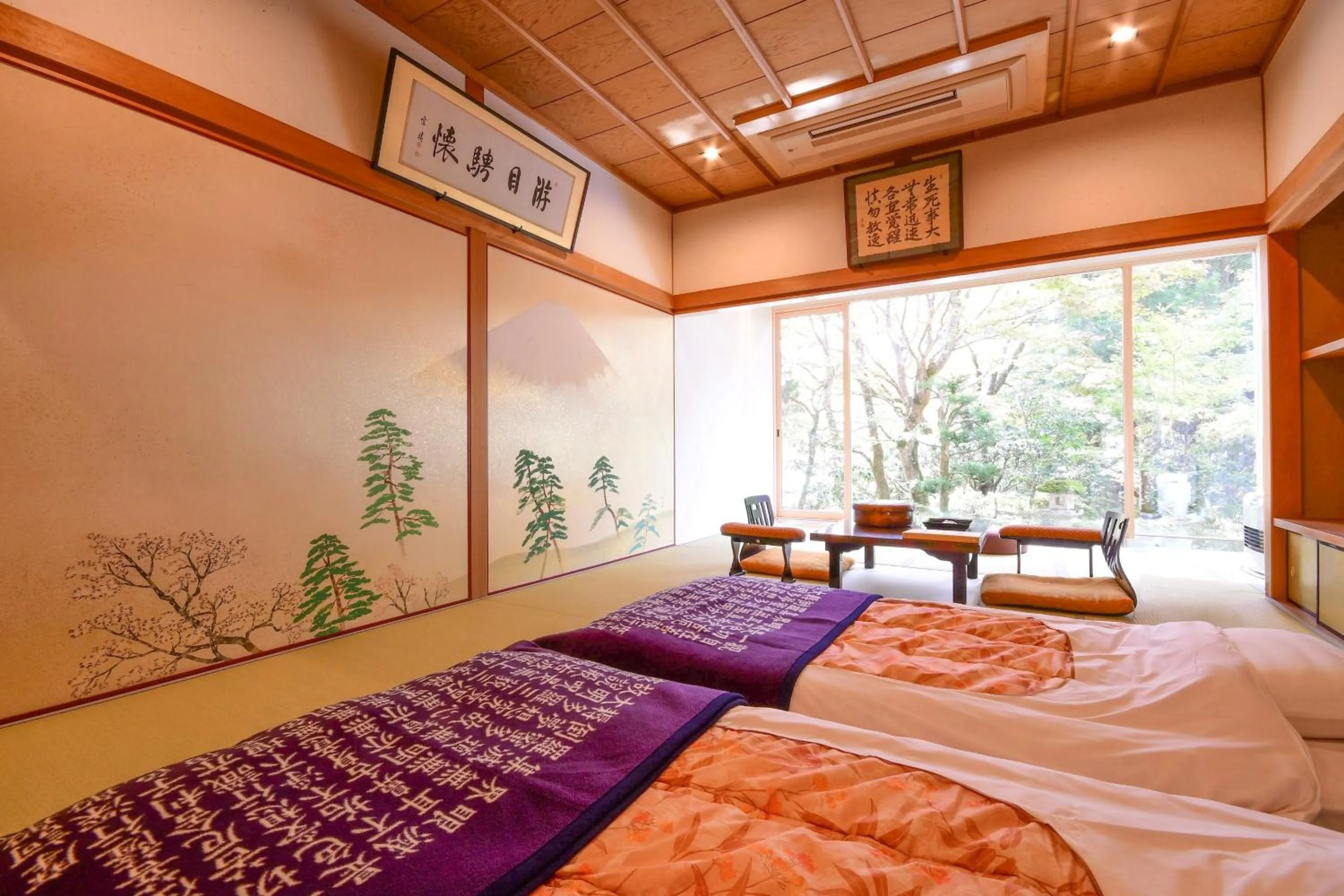 Photo of the whole room, Bed in Koyasan Sanadabo Rengejoin