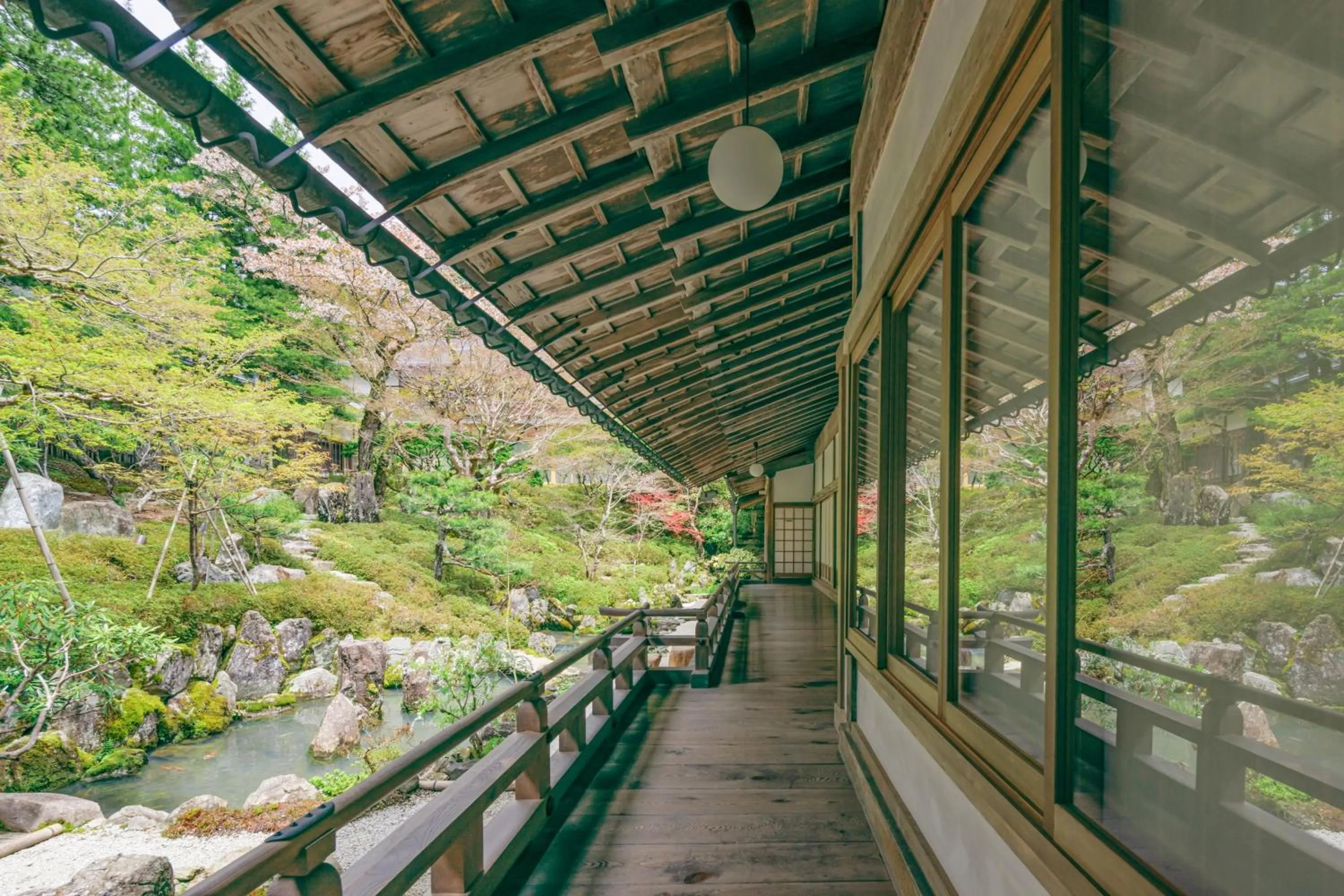 Spring in Koyasan Sanadabo Rengejoin
