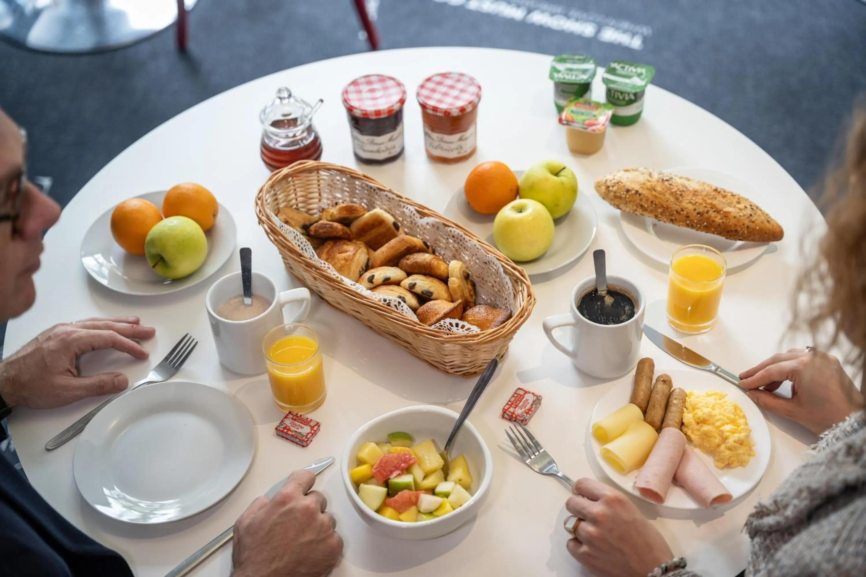 Breakfast in Hotel Inn Design Paris Place d'italie