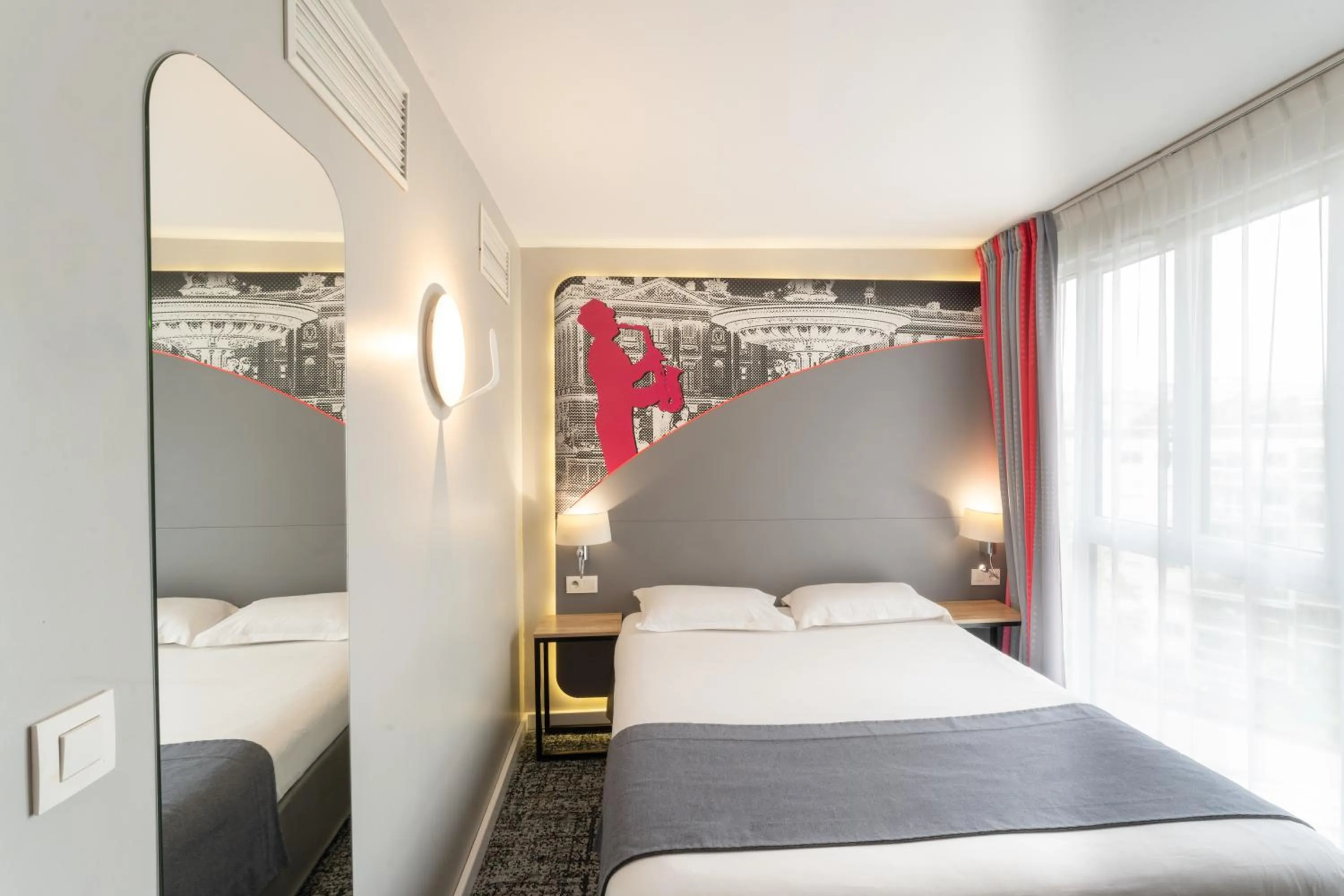 Bedroom, Bed in Hotel Inn Design Paris Place d'italie
