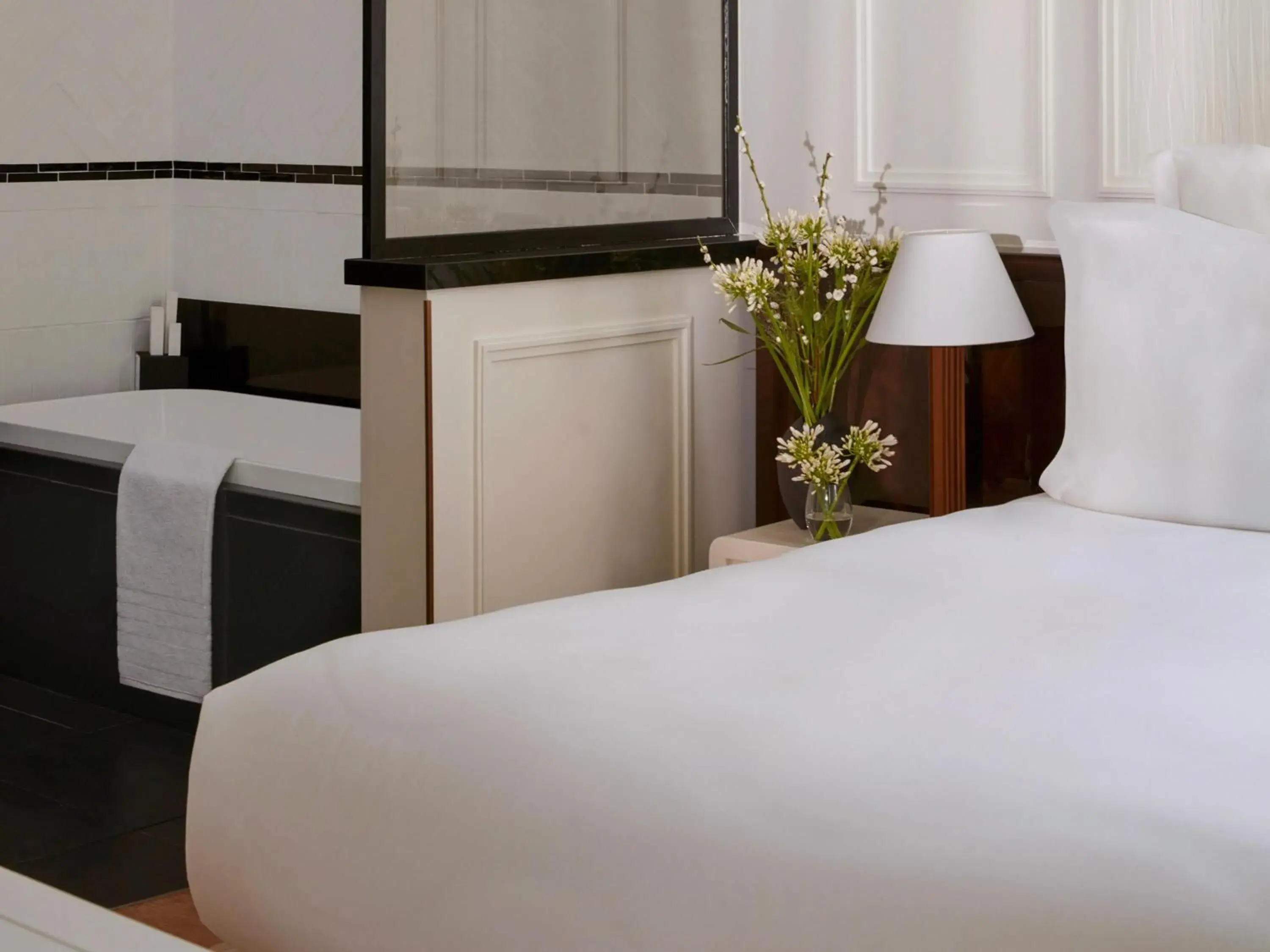 Grand Prestige Suite in Maison Delano Paris Grand Prestige Suite in Maison Delano Paris