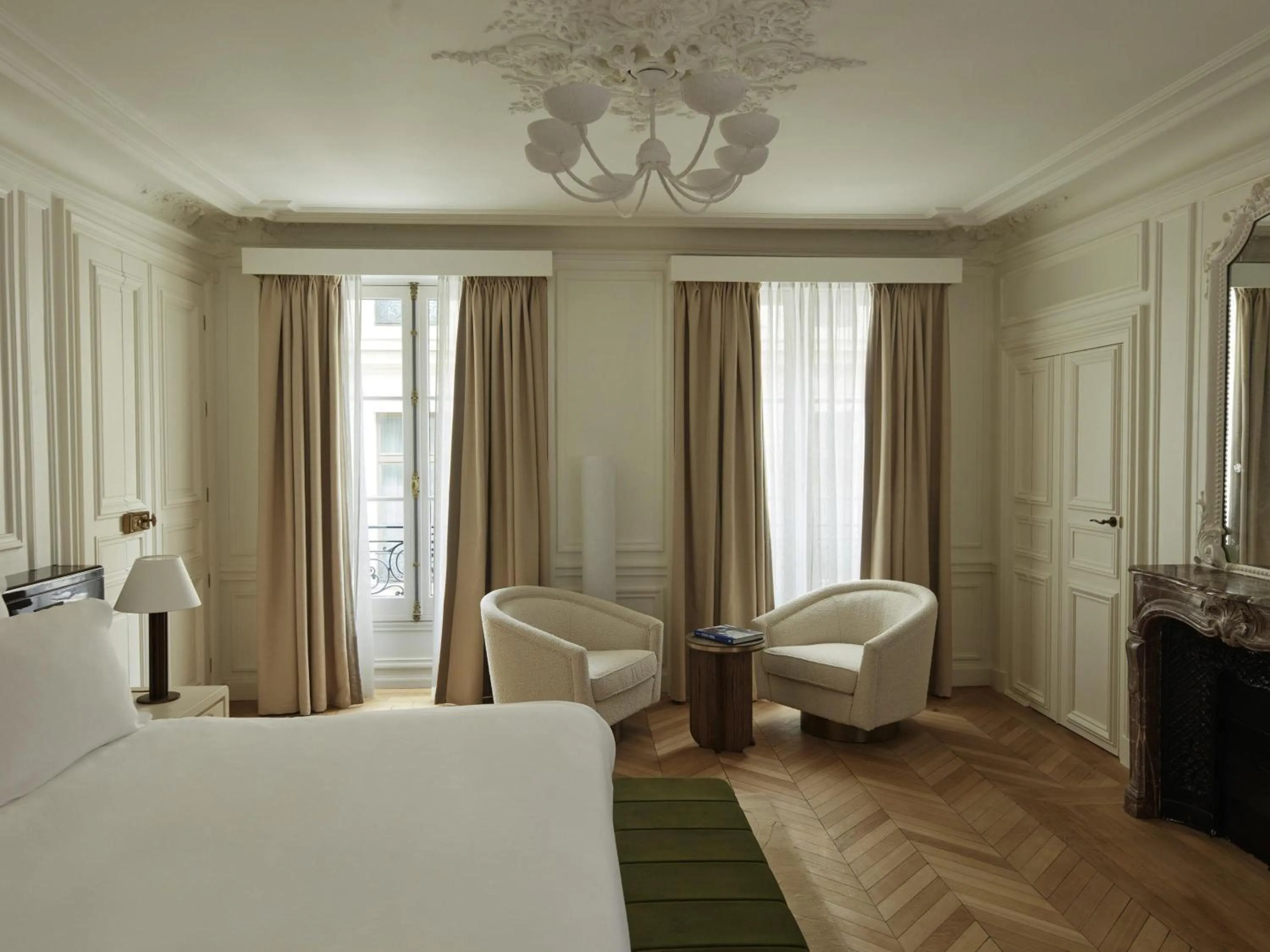 Bedroom, Bed in Maison Delano Paris