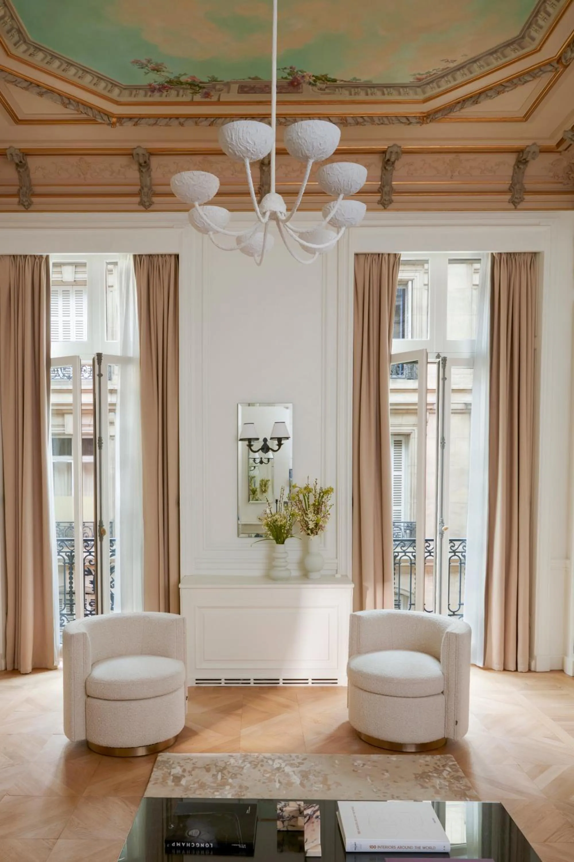 Living room in Maison Delano Paris