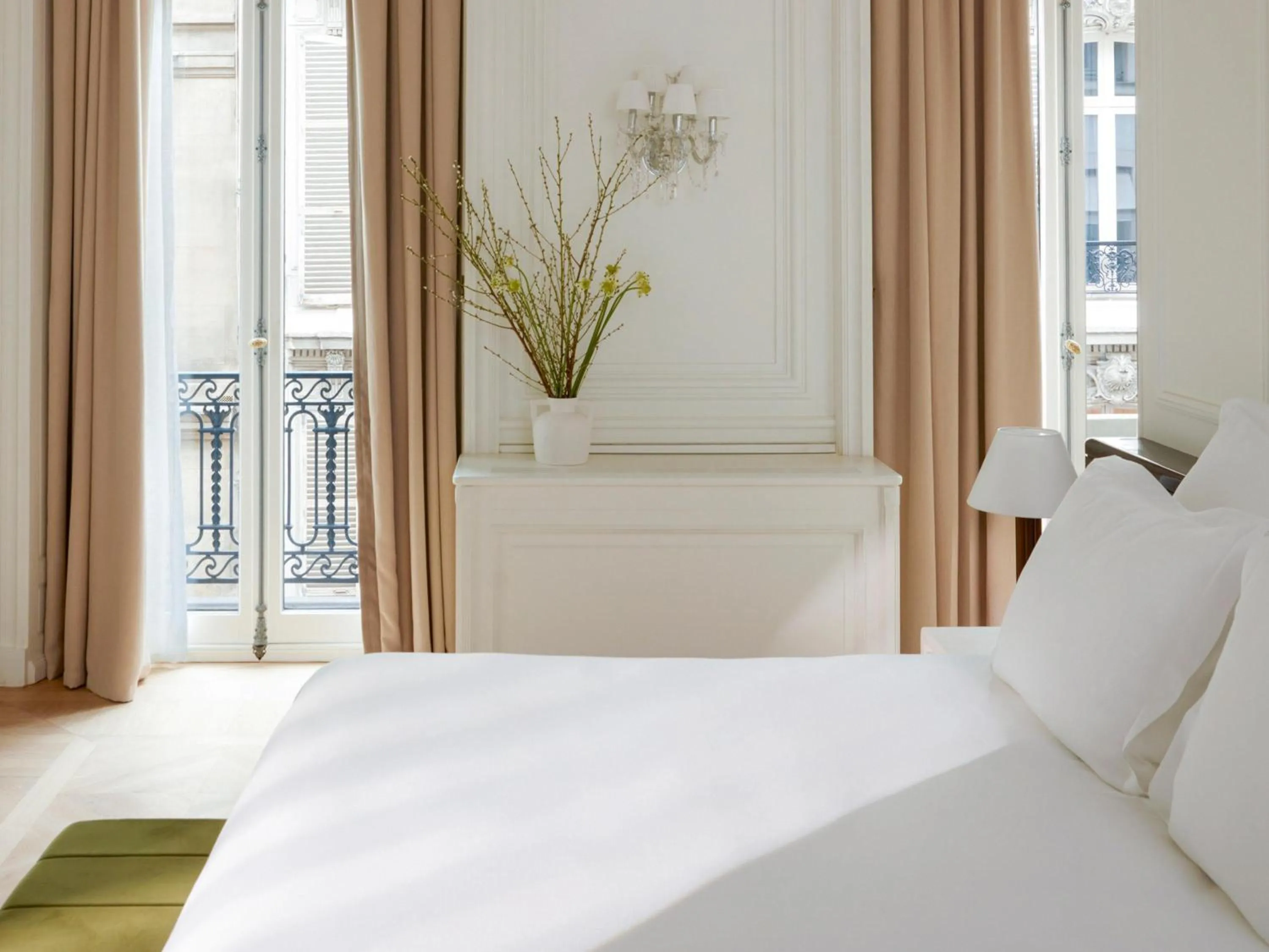 Bedroom, Bed in Maison Delano Paris