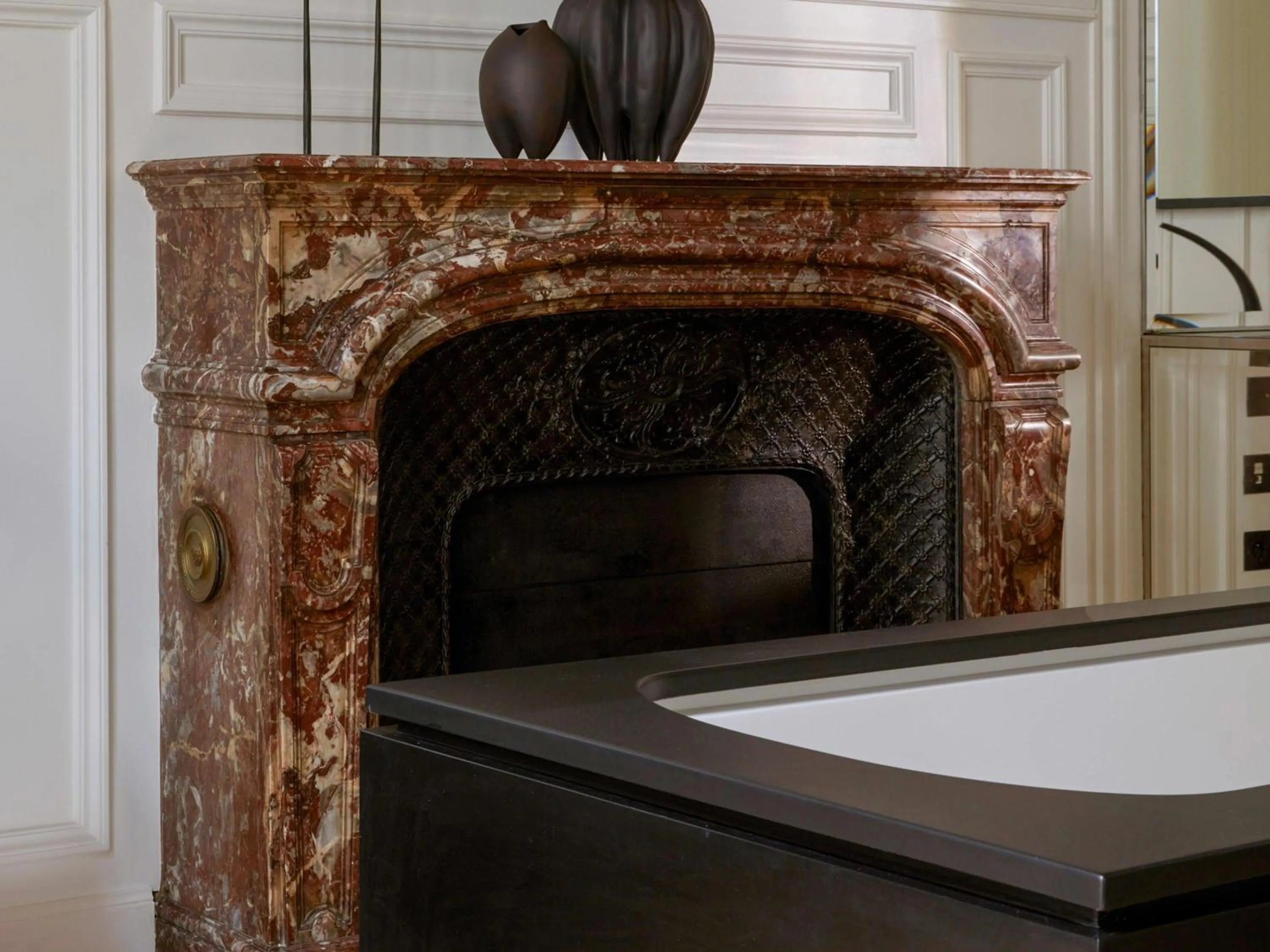 Photo of the whole room in Maison Delano Paris