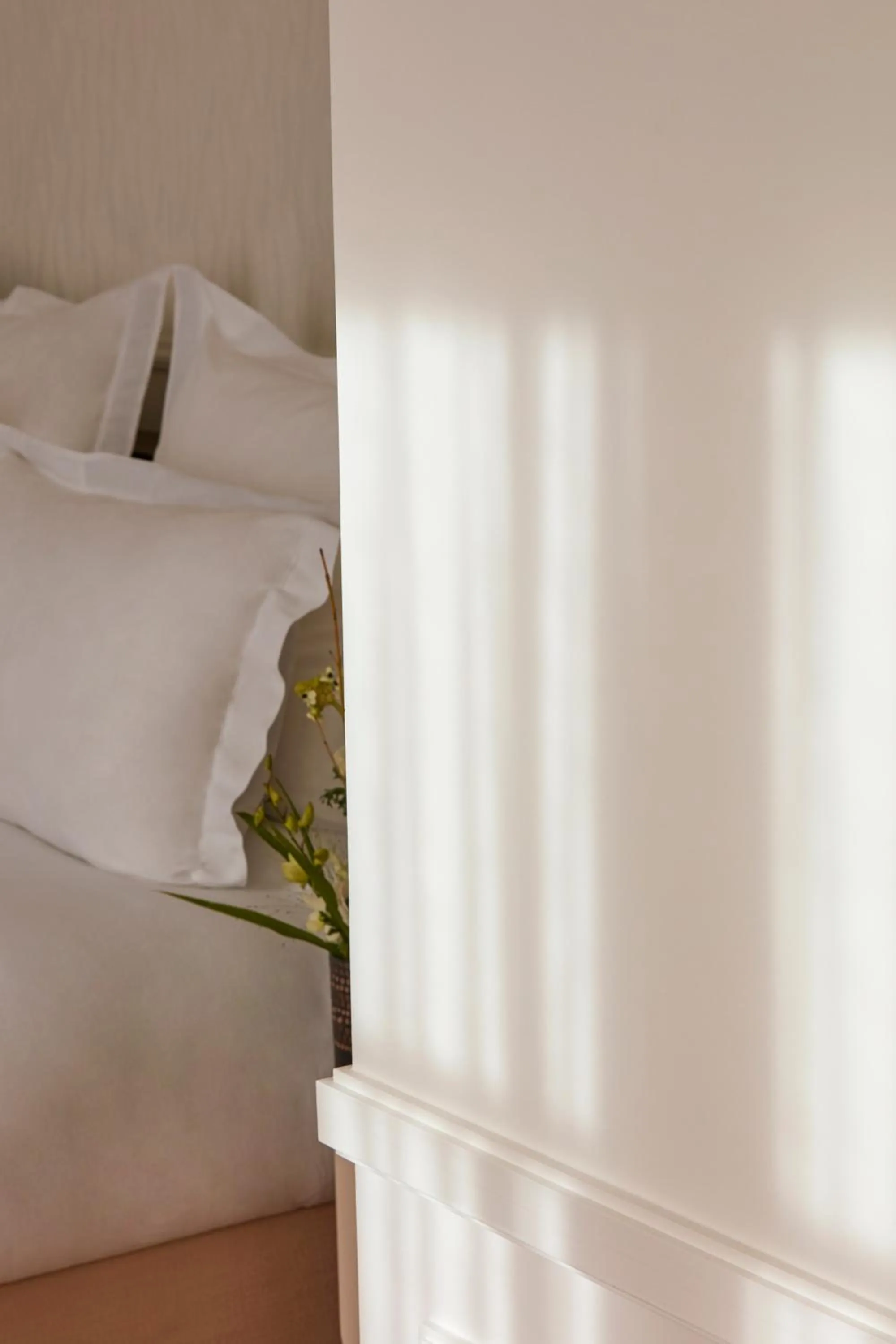 Bedroom, Bed in Maison Delano Paris