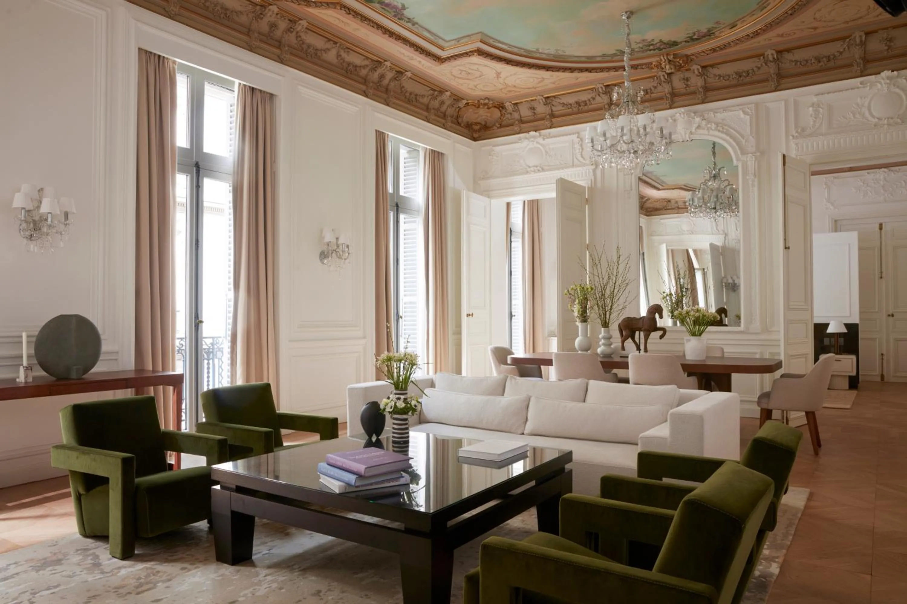 Living room in Maison Delano Paris
