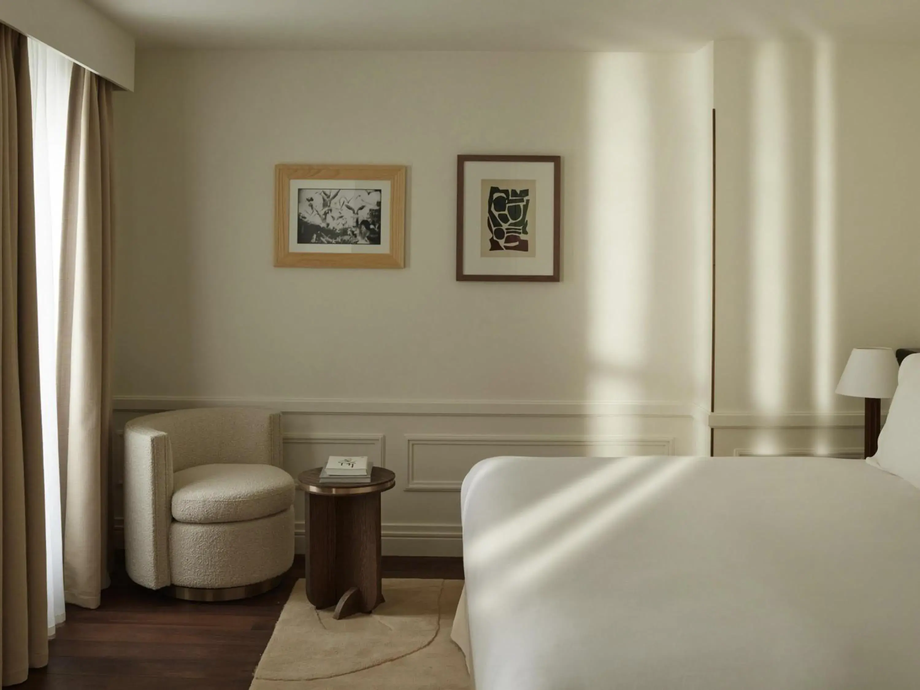 Deluxe Suite in Maison Delano Paris Deluxe Suite in Maison Delano Paris