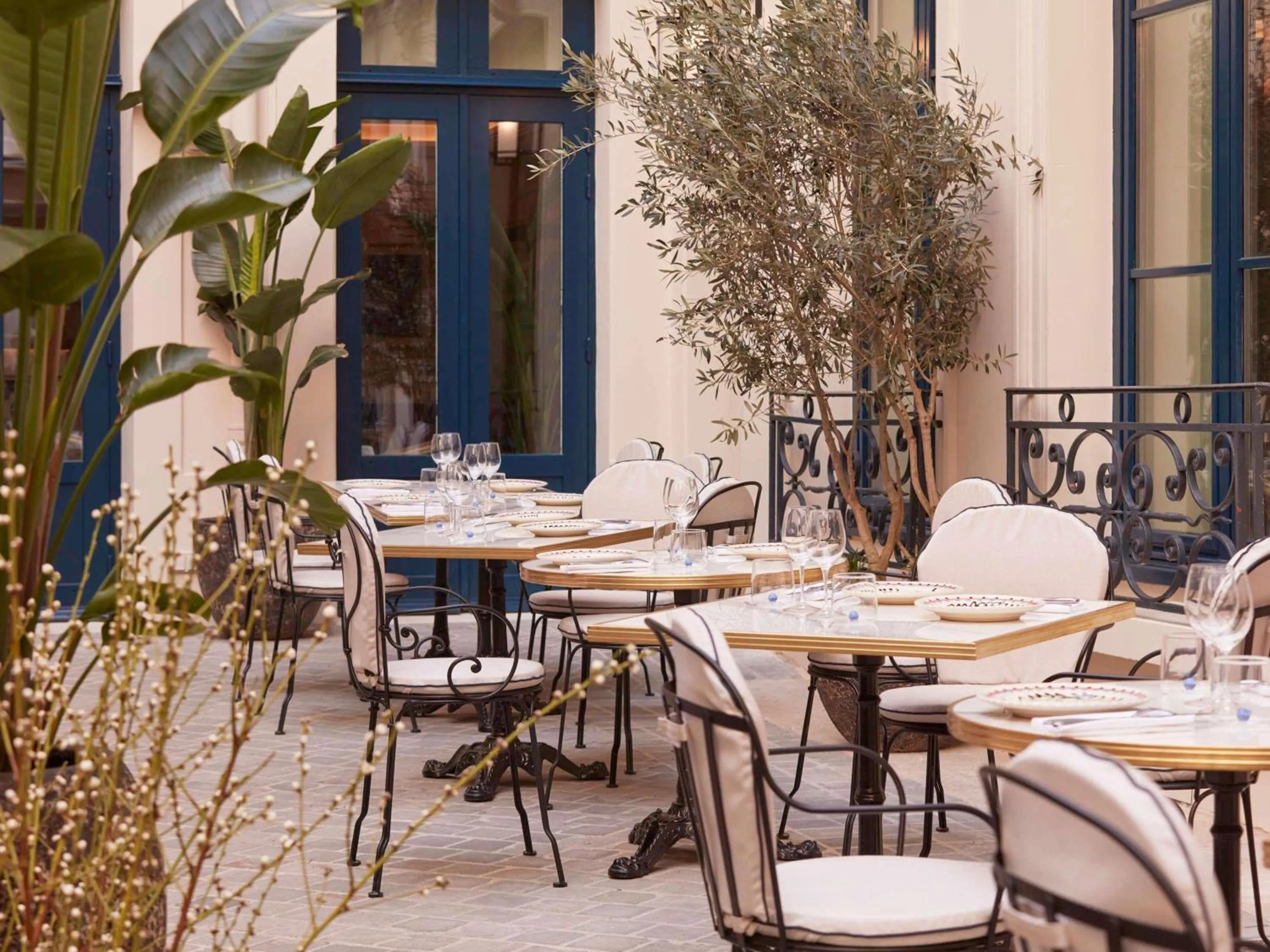 Restaurant/places to eat in Maison Delano Paris