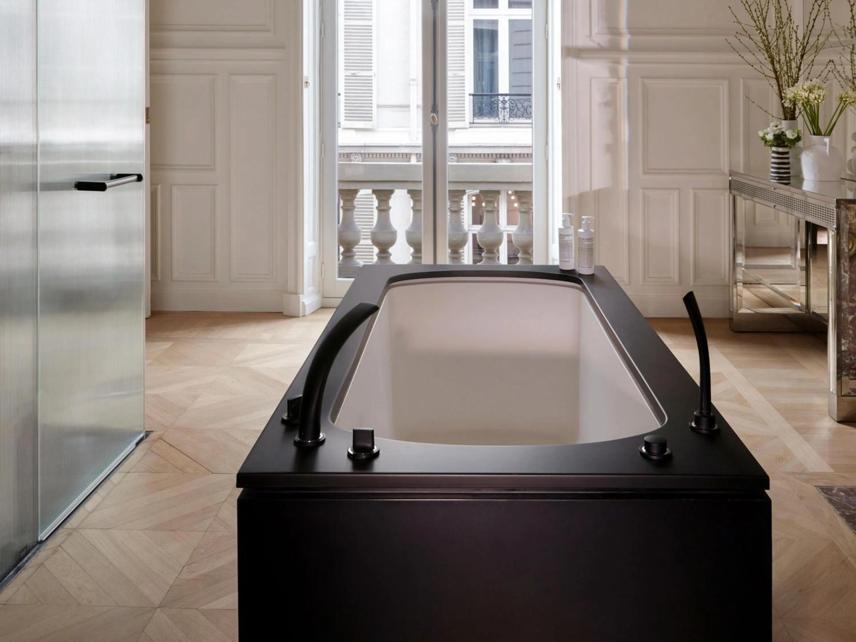 Bedroom in Maison Delano Paris