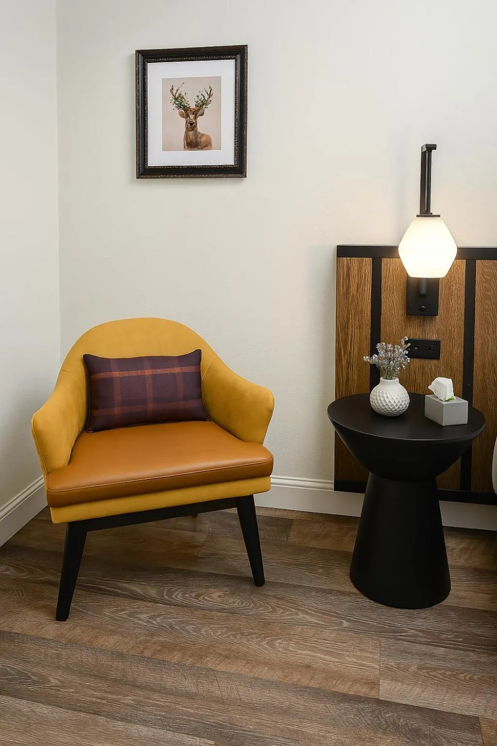 Seating area in The Woodrose- NEWLY RENOVATED