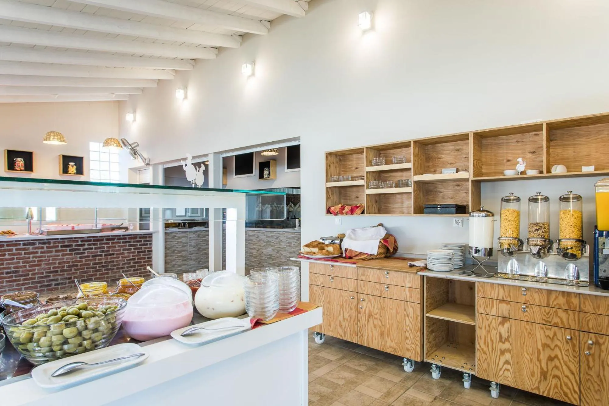 Restaurant/places to eat in Coral Blue Beach Hotel Gerakini