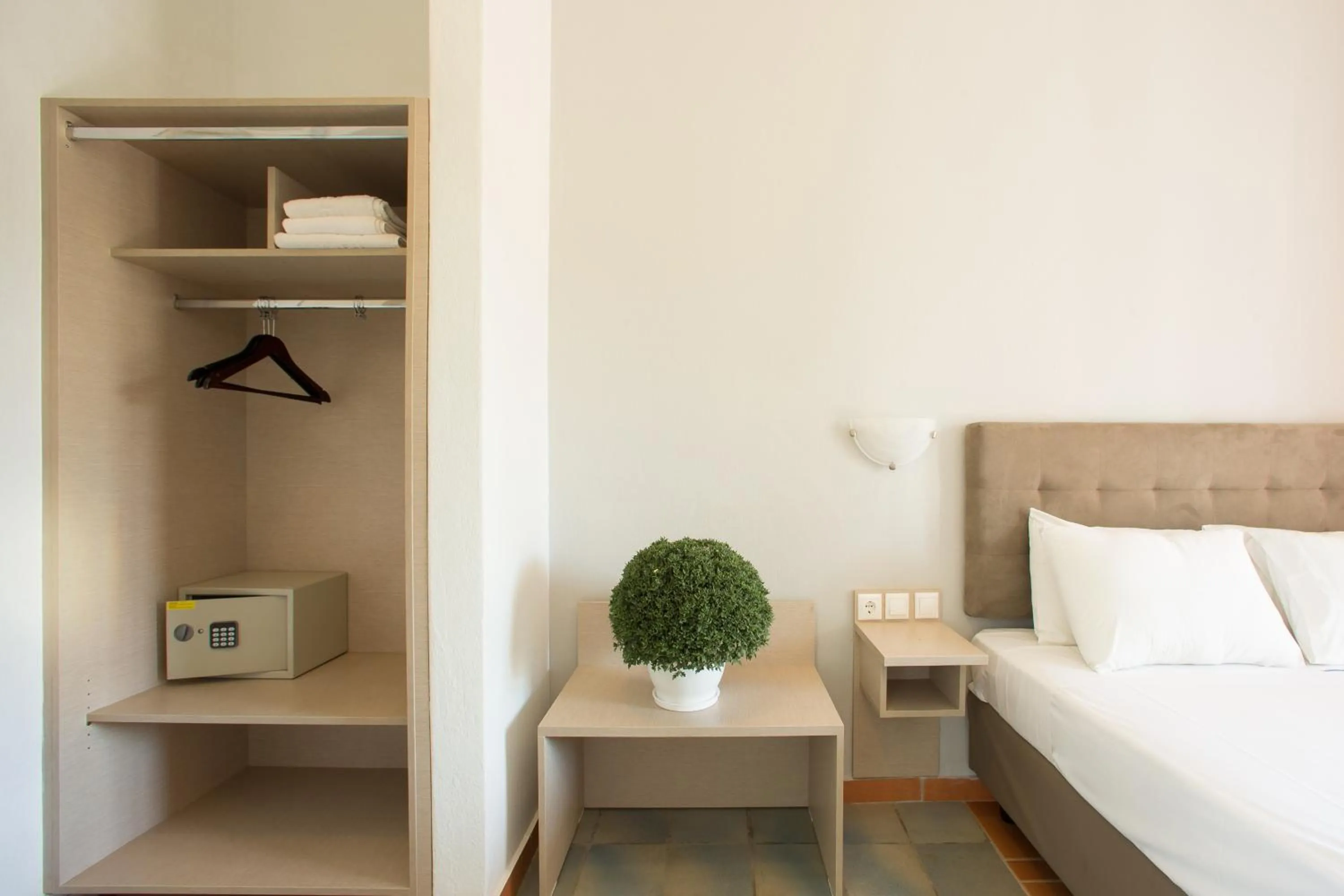 Bedroom in Coral Blue Beach Hotel Gerakini