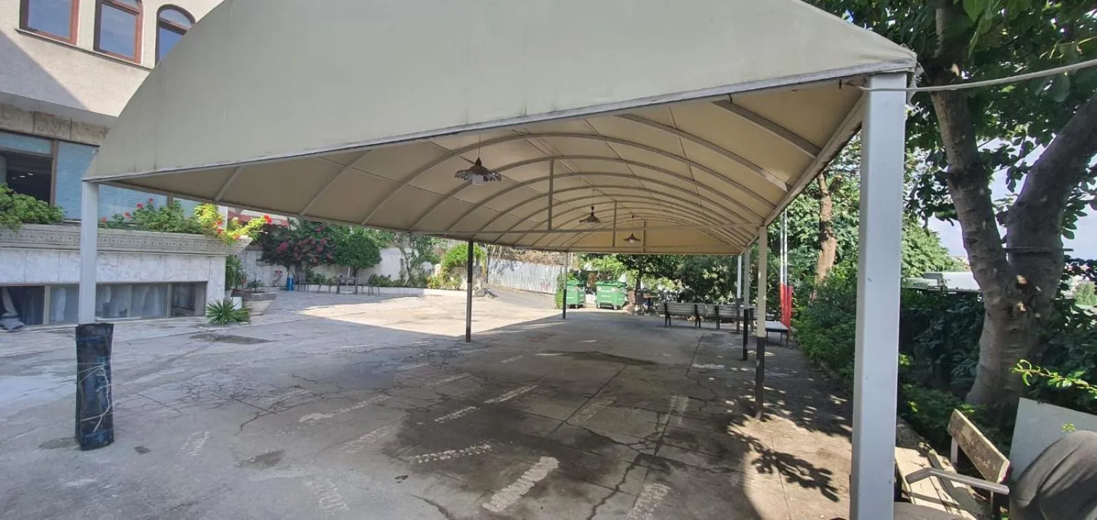 Garden in Biter Hotel