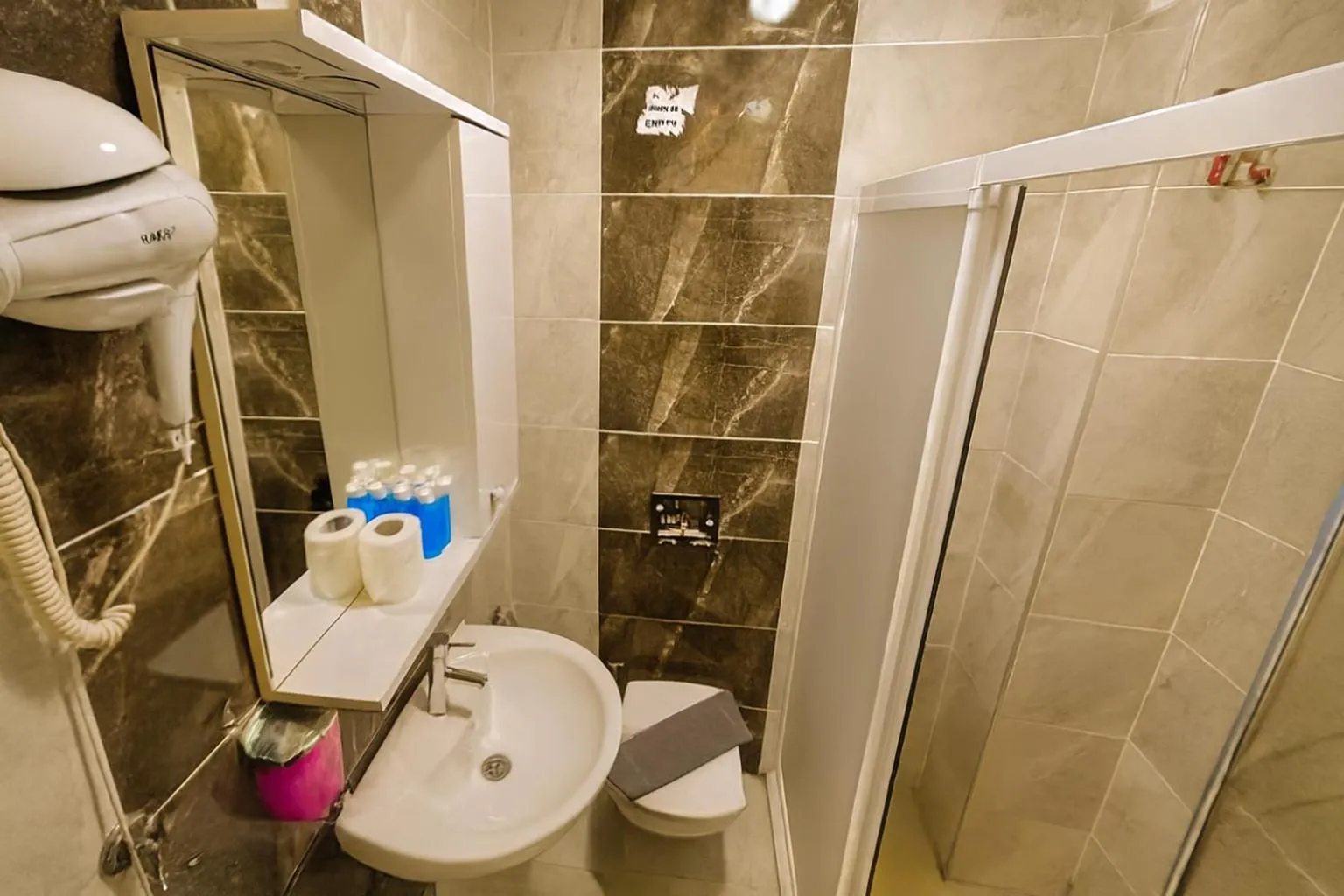 Shower in Biter Hotel