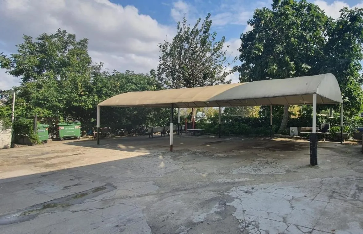 Parking in Biter Hotel