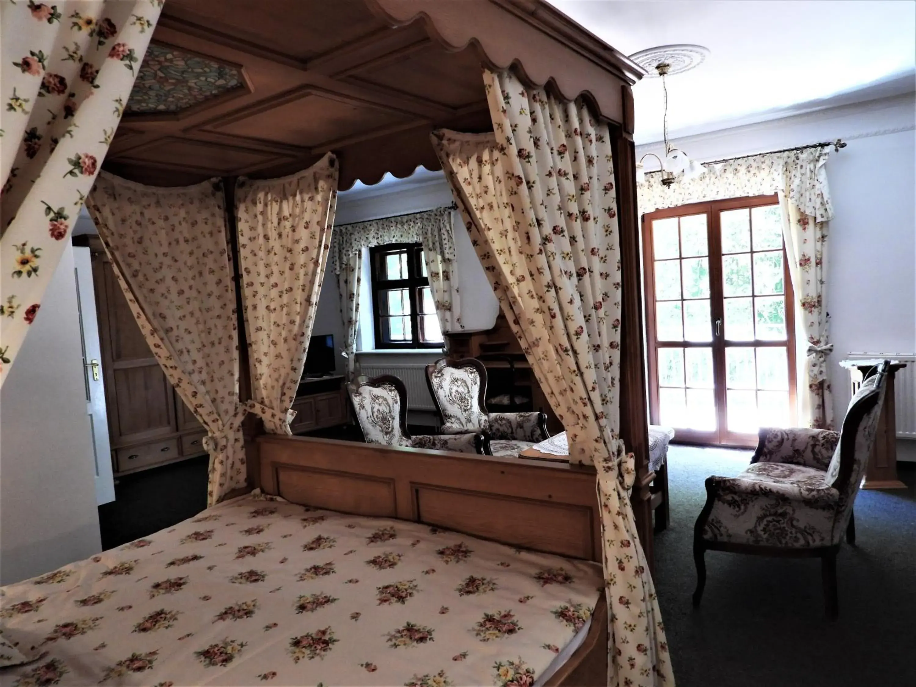 Studio Apartment in Dworek Osiecki Studio Apartment in Dworek Osiecki