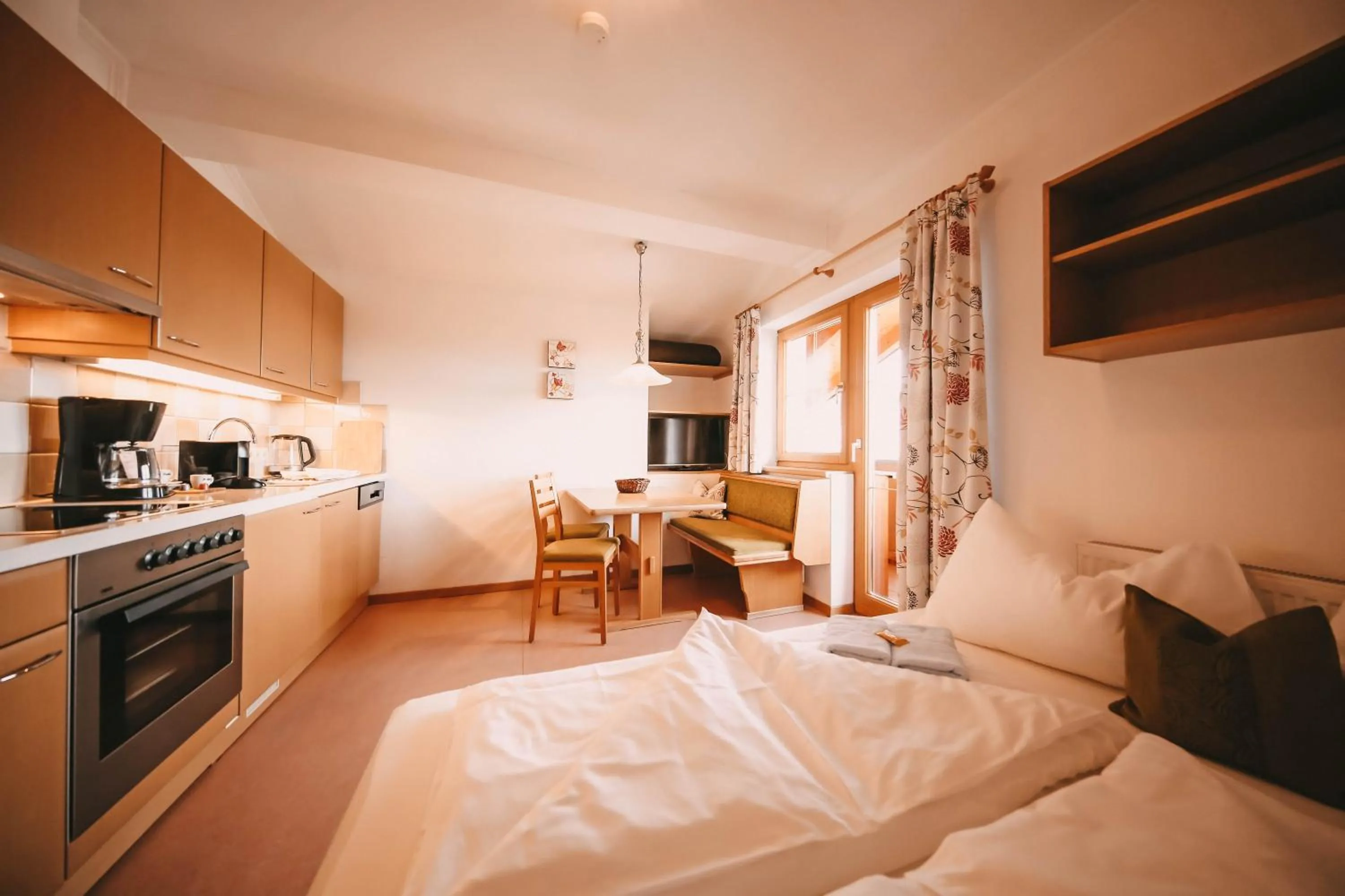 Living room, Bed in Posers Bergwelt B&B