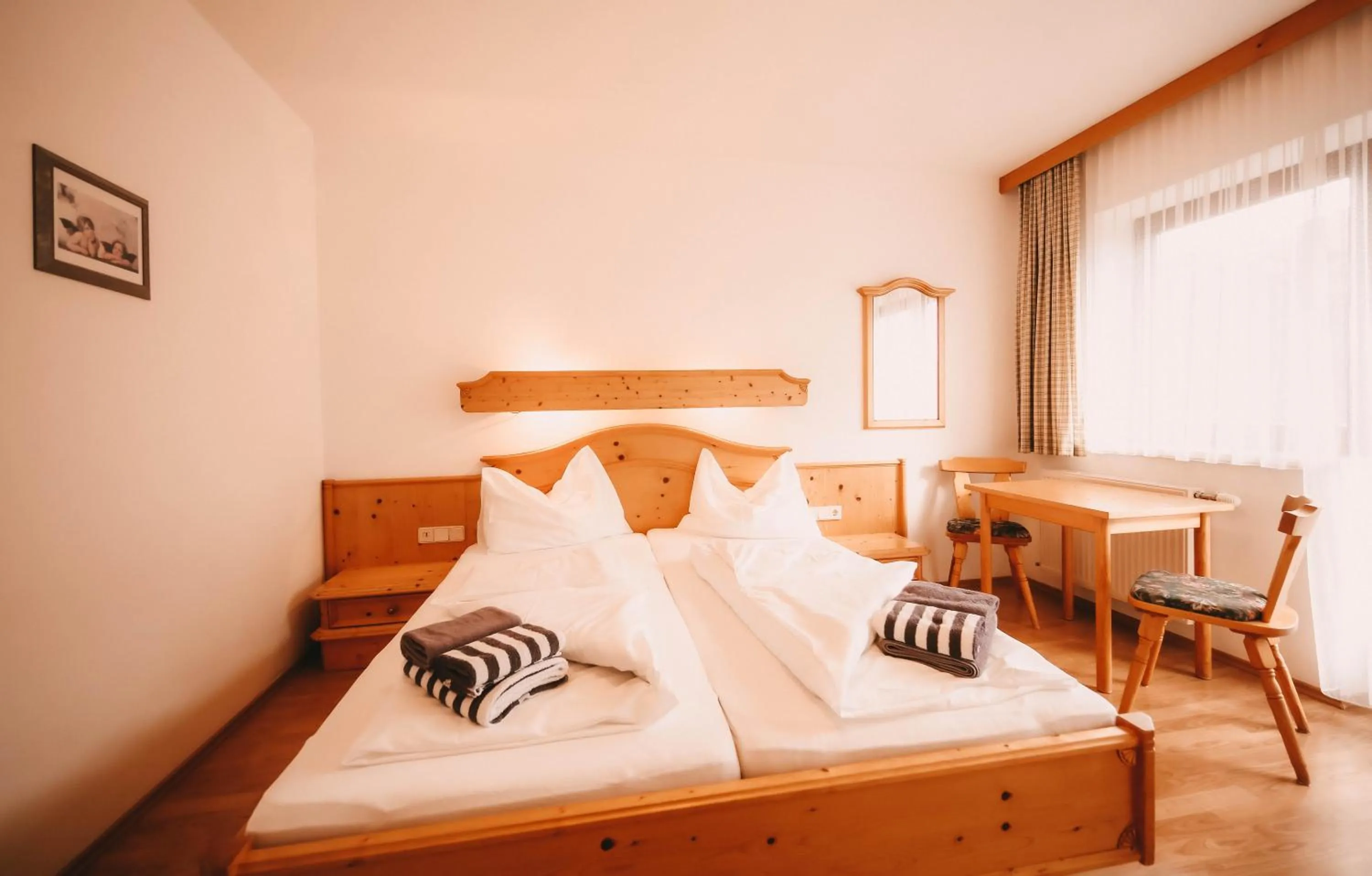 Photo of the whole room, Bed in Posers Bergwelt B&B