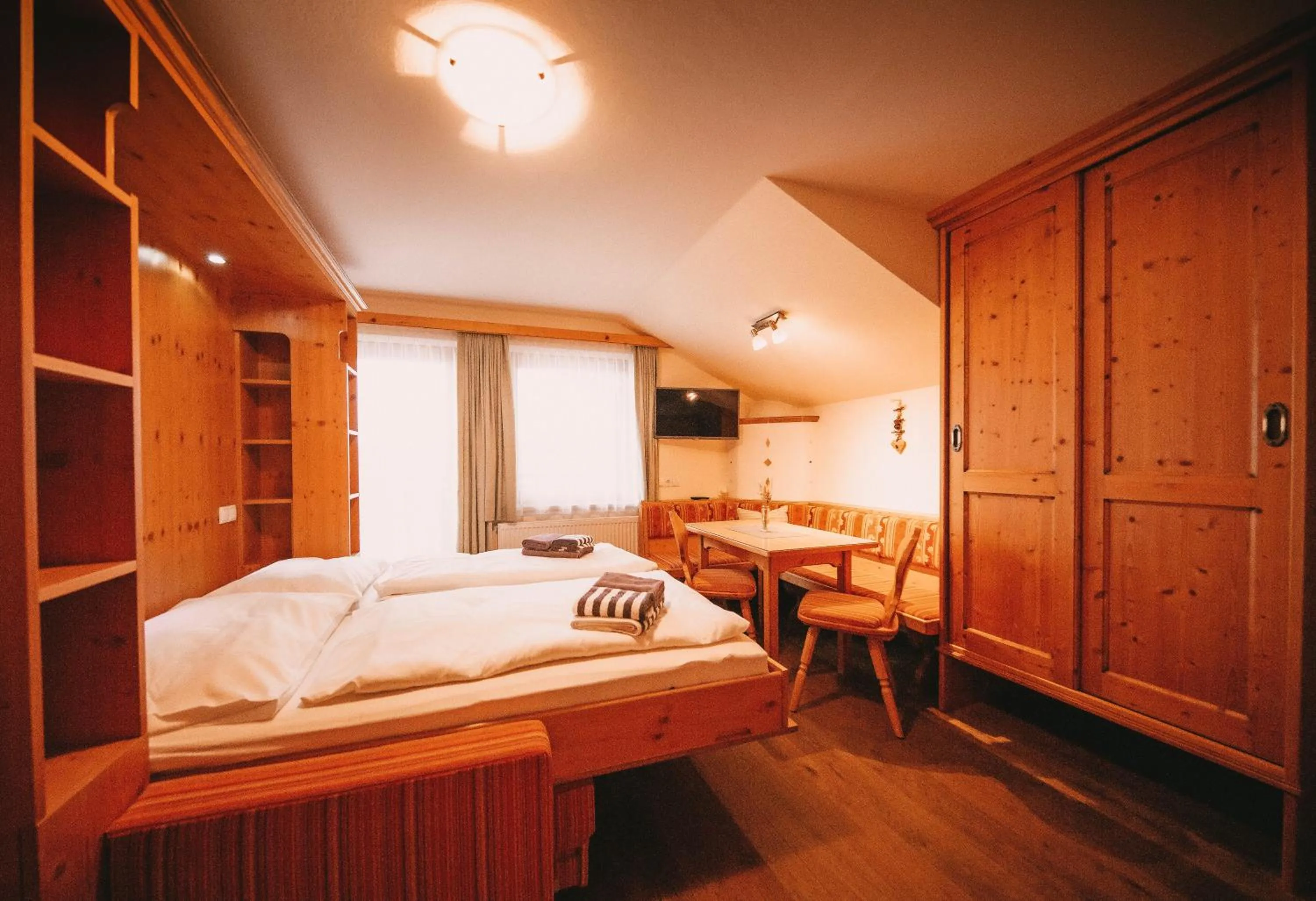 Living room, Bed in Posers Bergwelt B&B