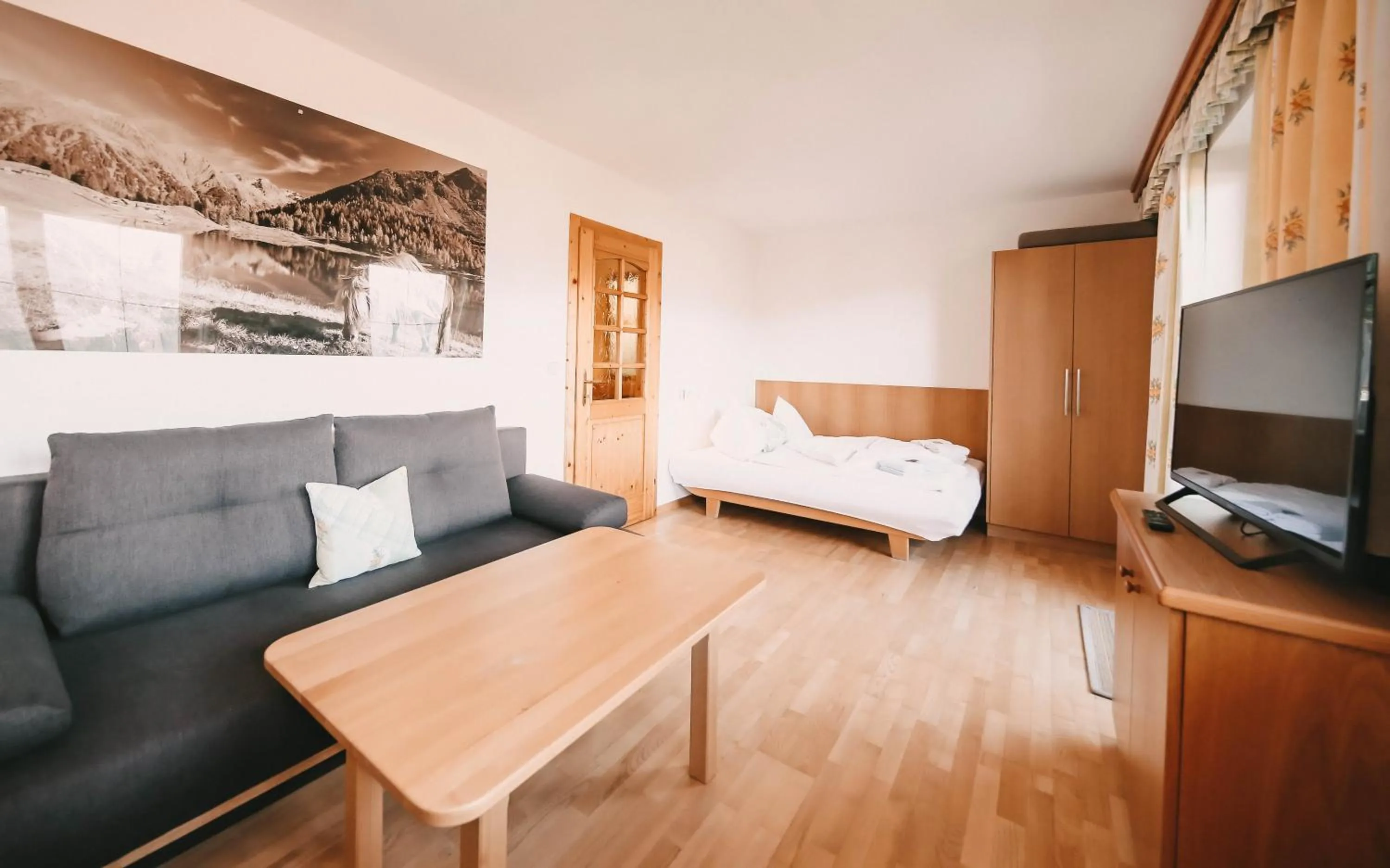 Living room, Bed in Posers Bergwelt B&B