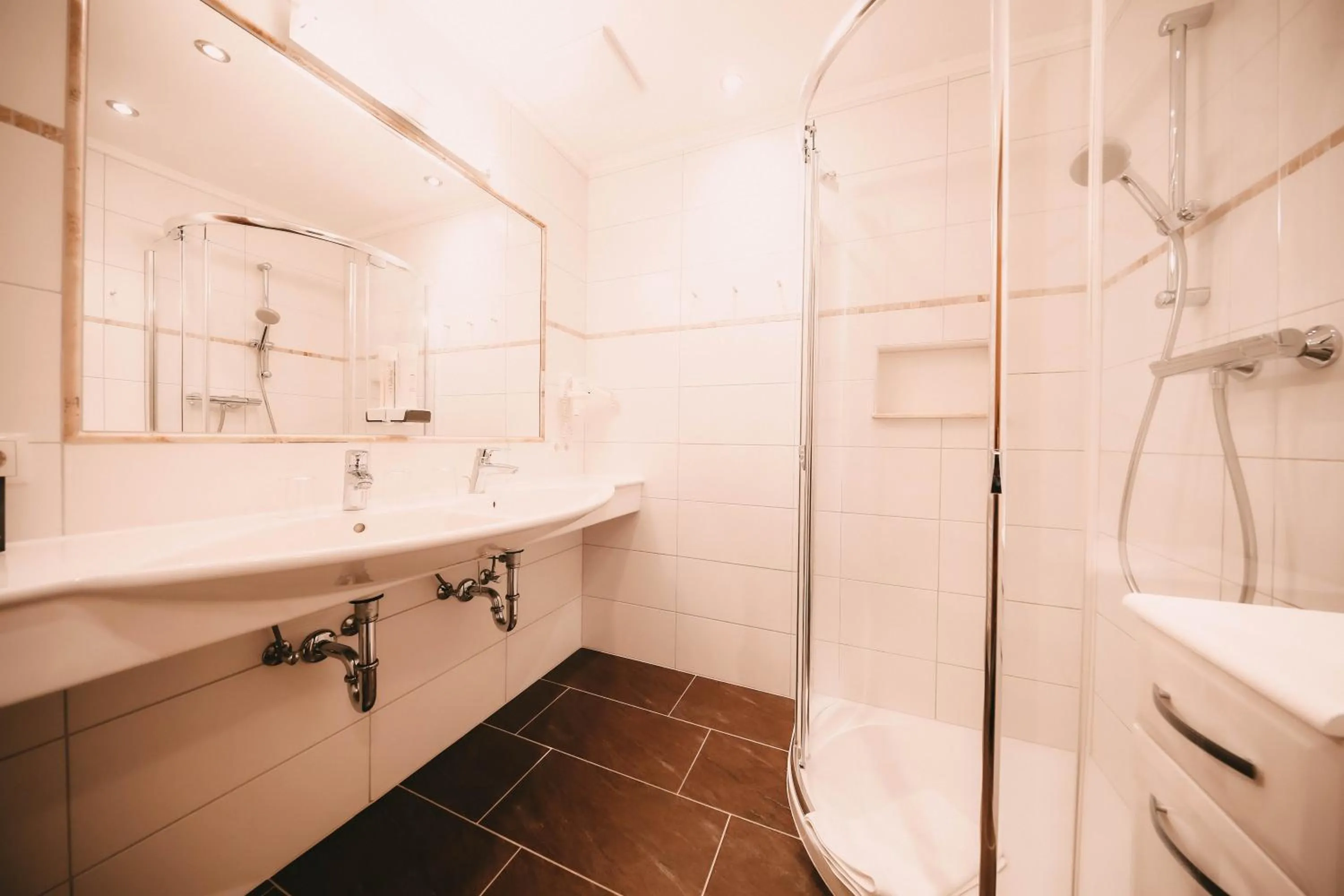 Shower in Posers Bergwelt B&B