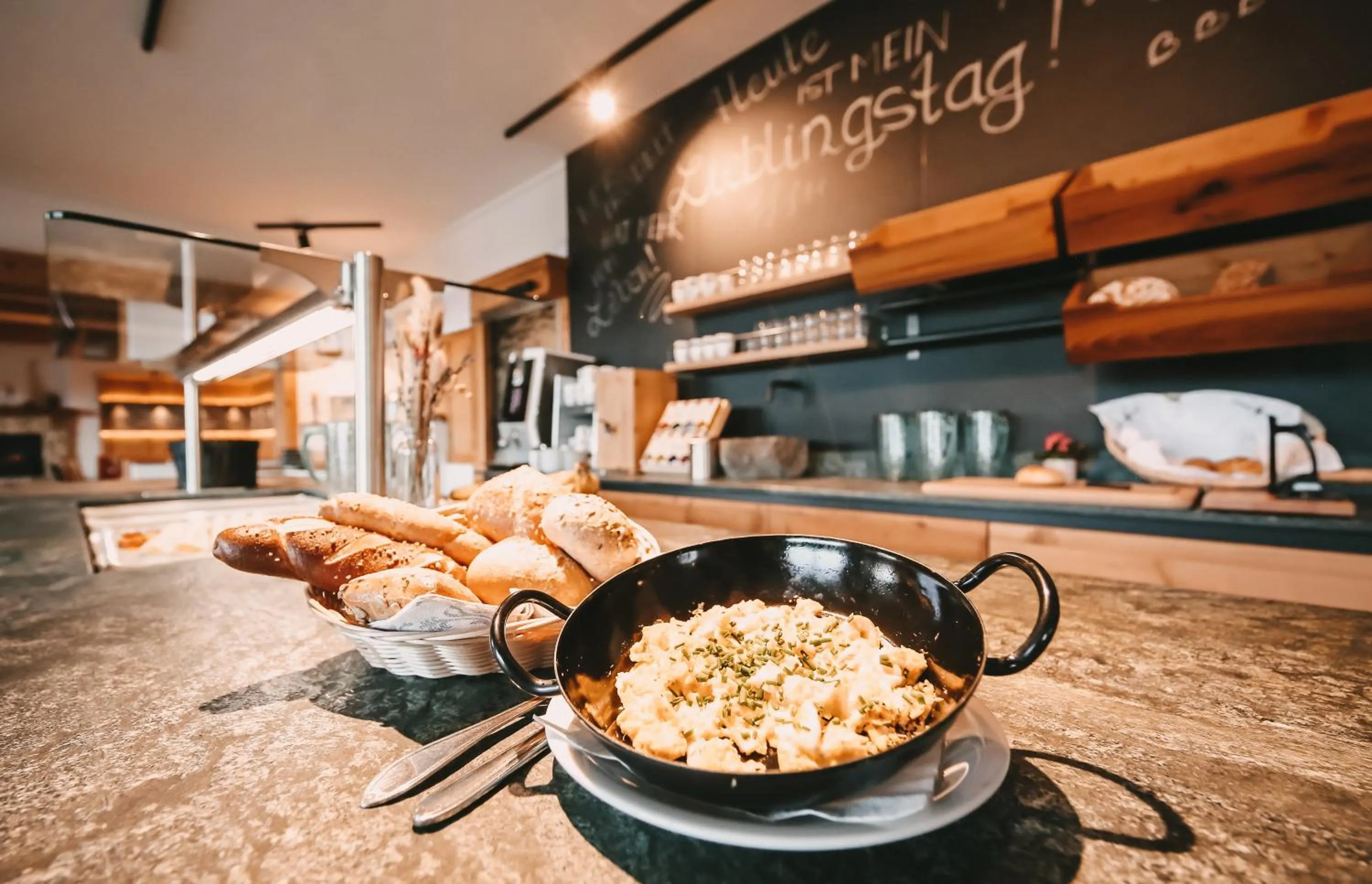 Breakfast in Posers Bergwelt B&B