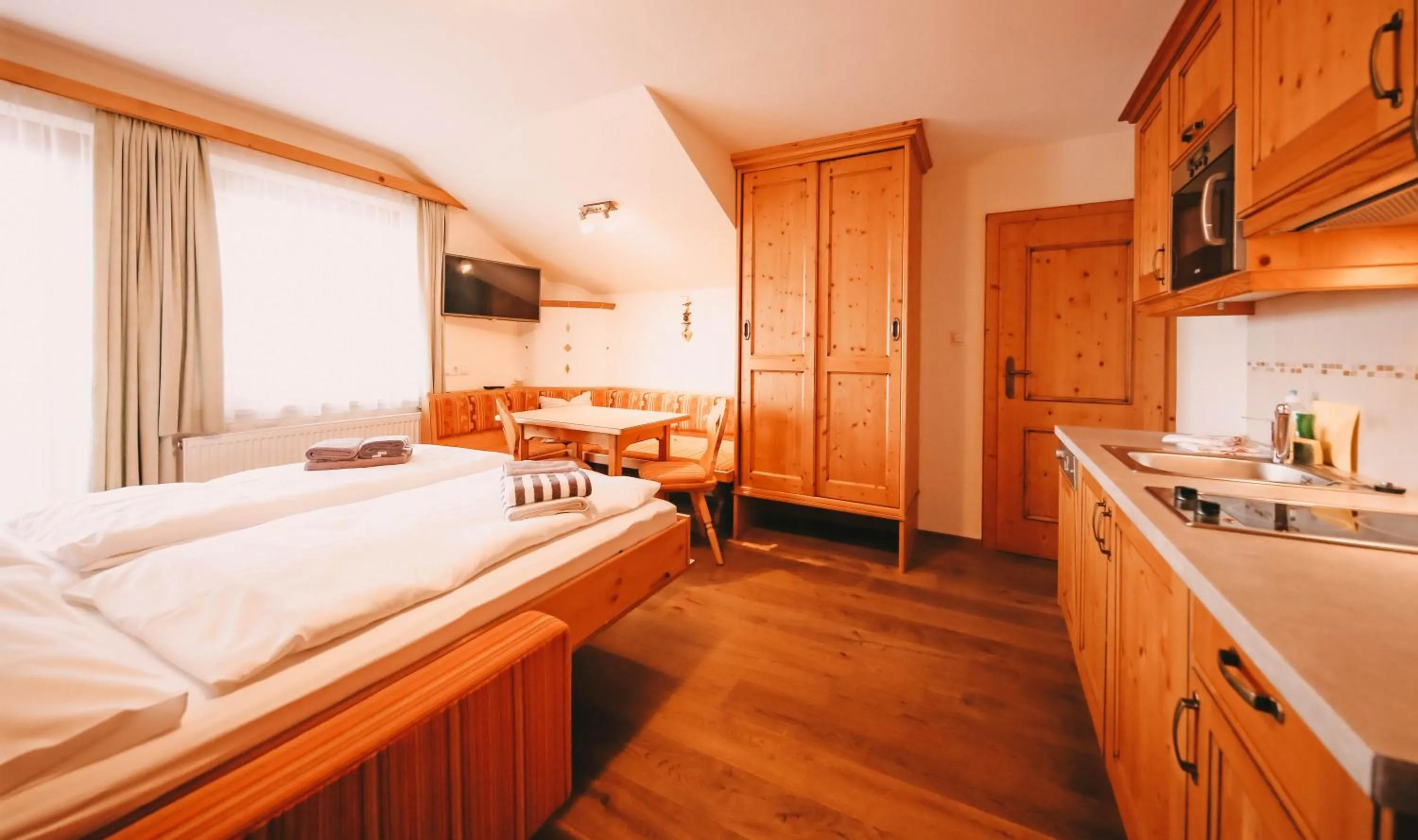 Living room, Bed in Posers Bergwelt B&B