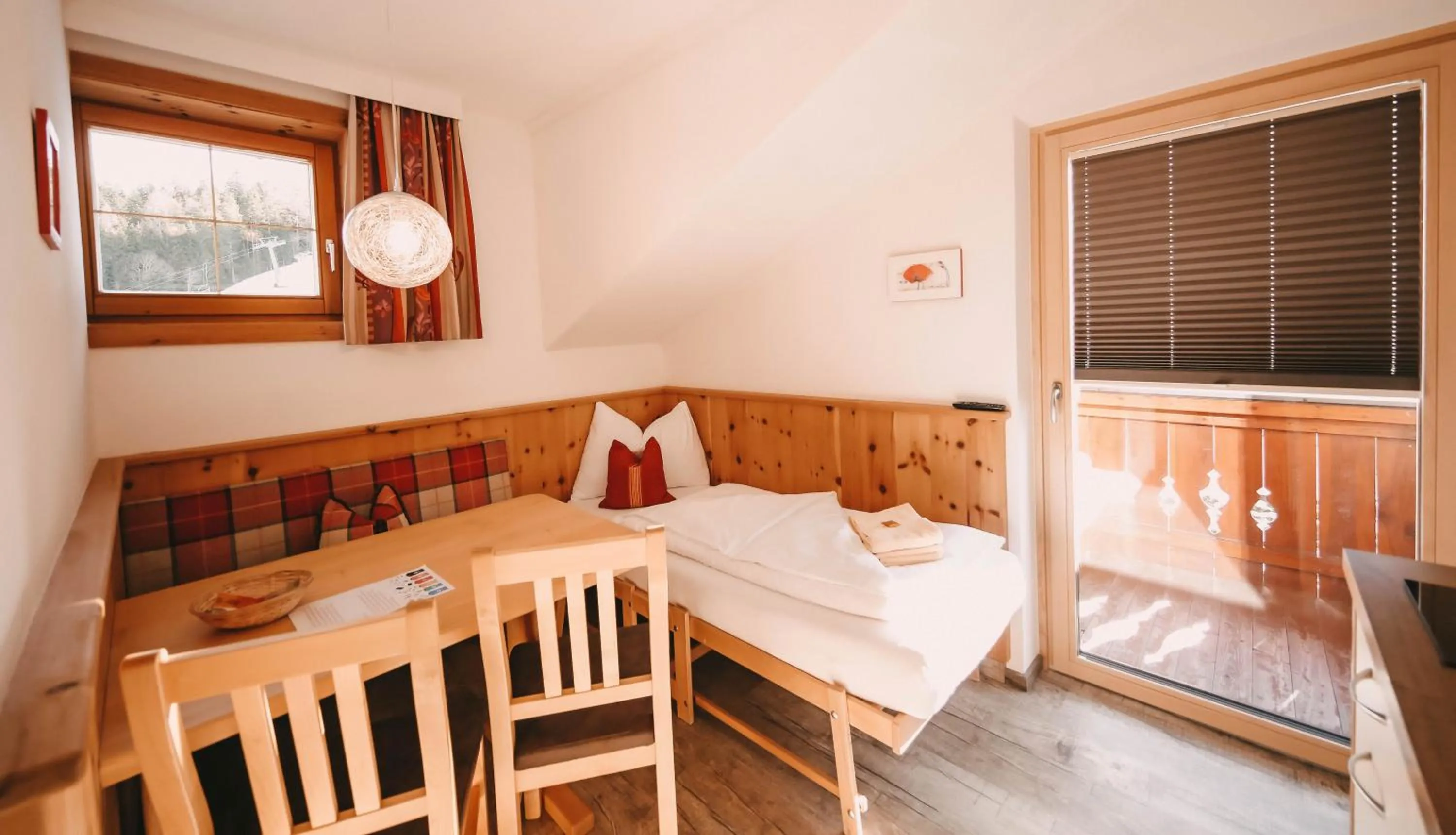 Living room, Bed in Posers Bergwelt B&B