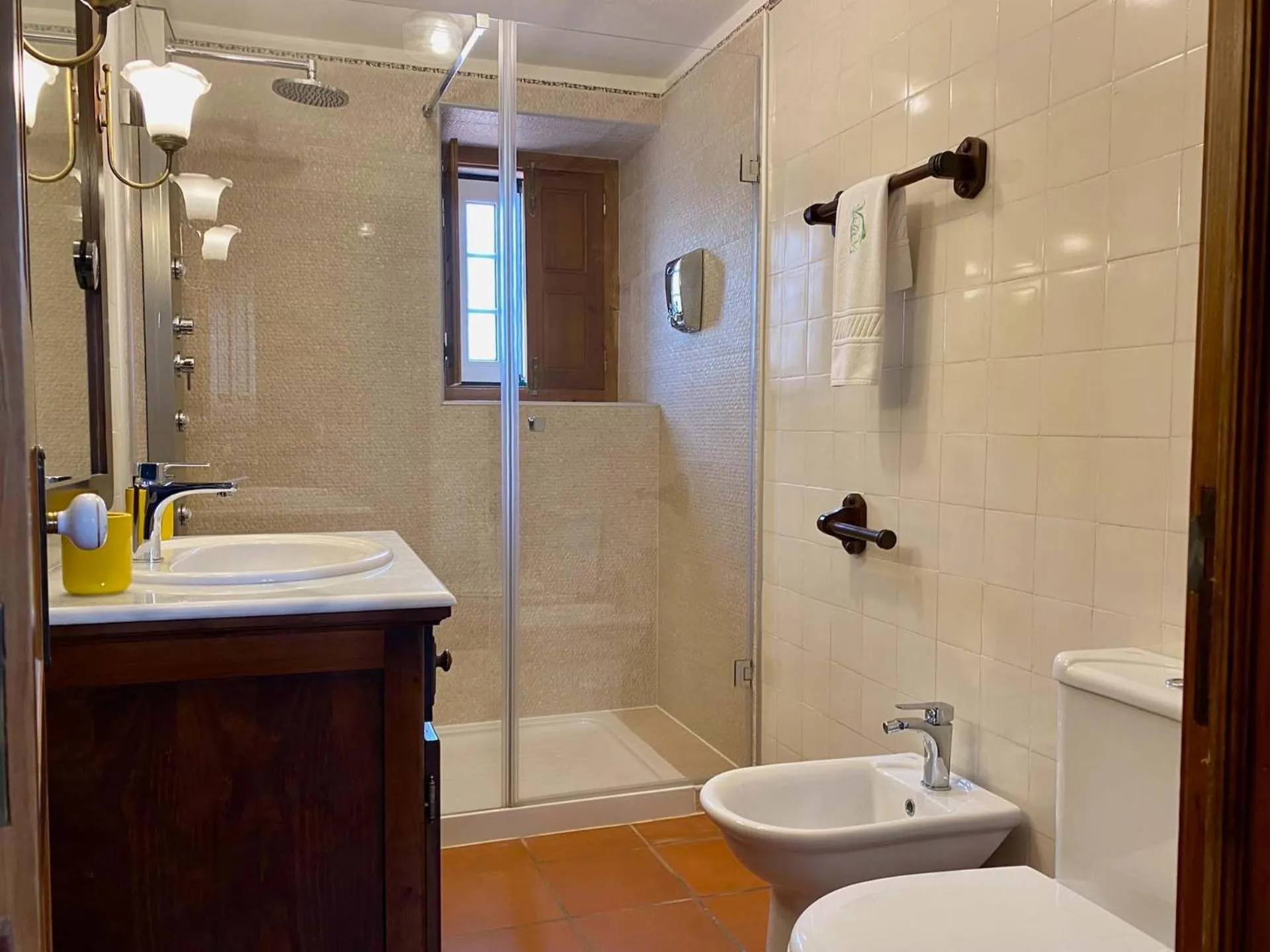 Shower in Vida-Vi, Country House and B&B