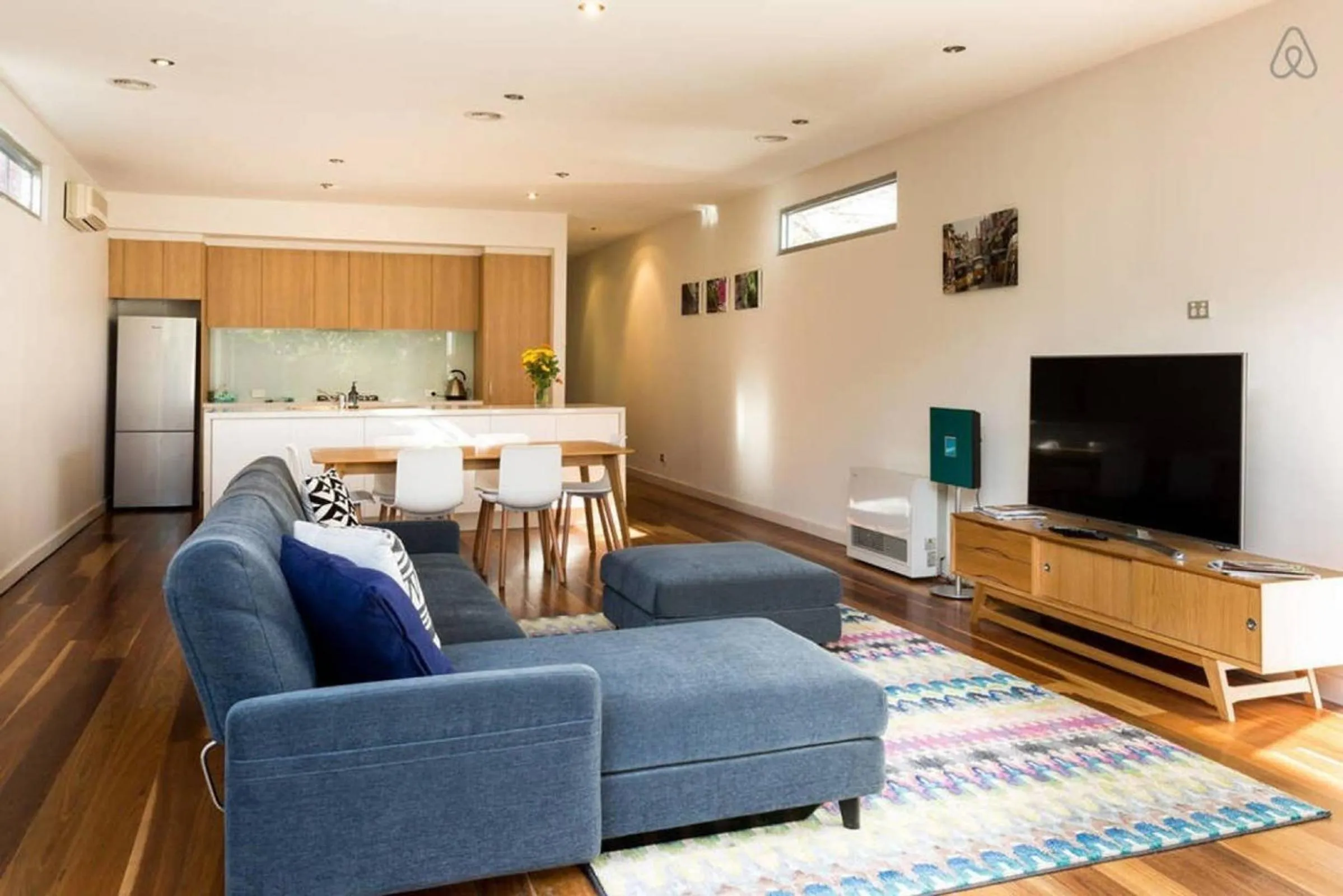 TV and multimedia in Bradman Modern Style a Walk to MCG, Swan St, CBD