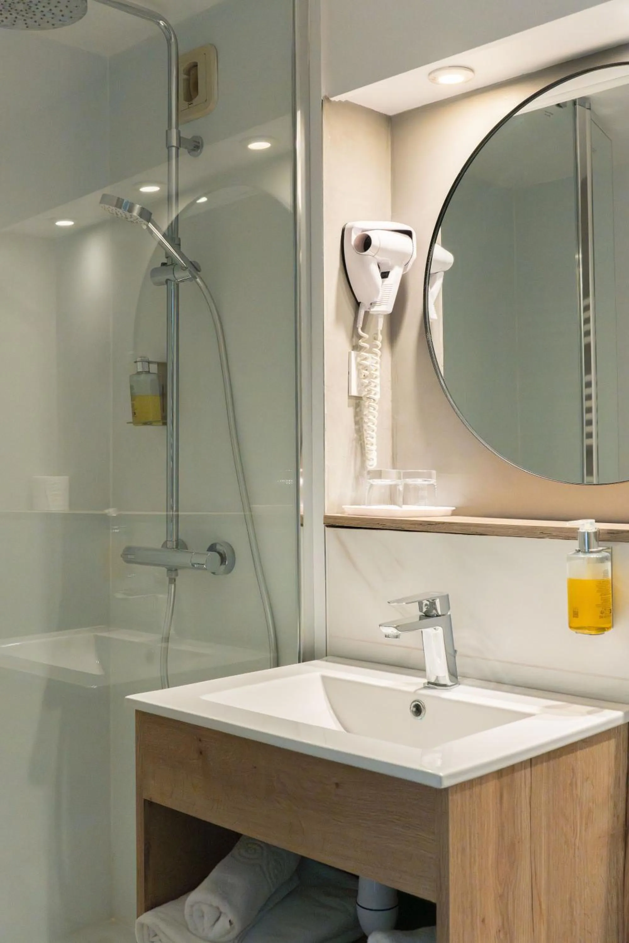 Bathroom in Eden Park Hotel Restaurant