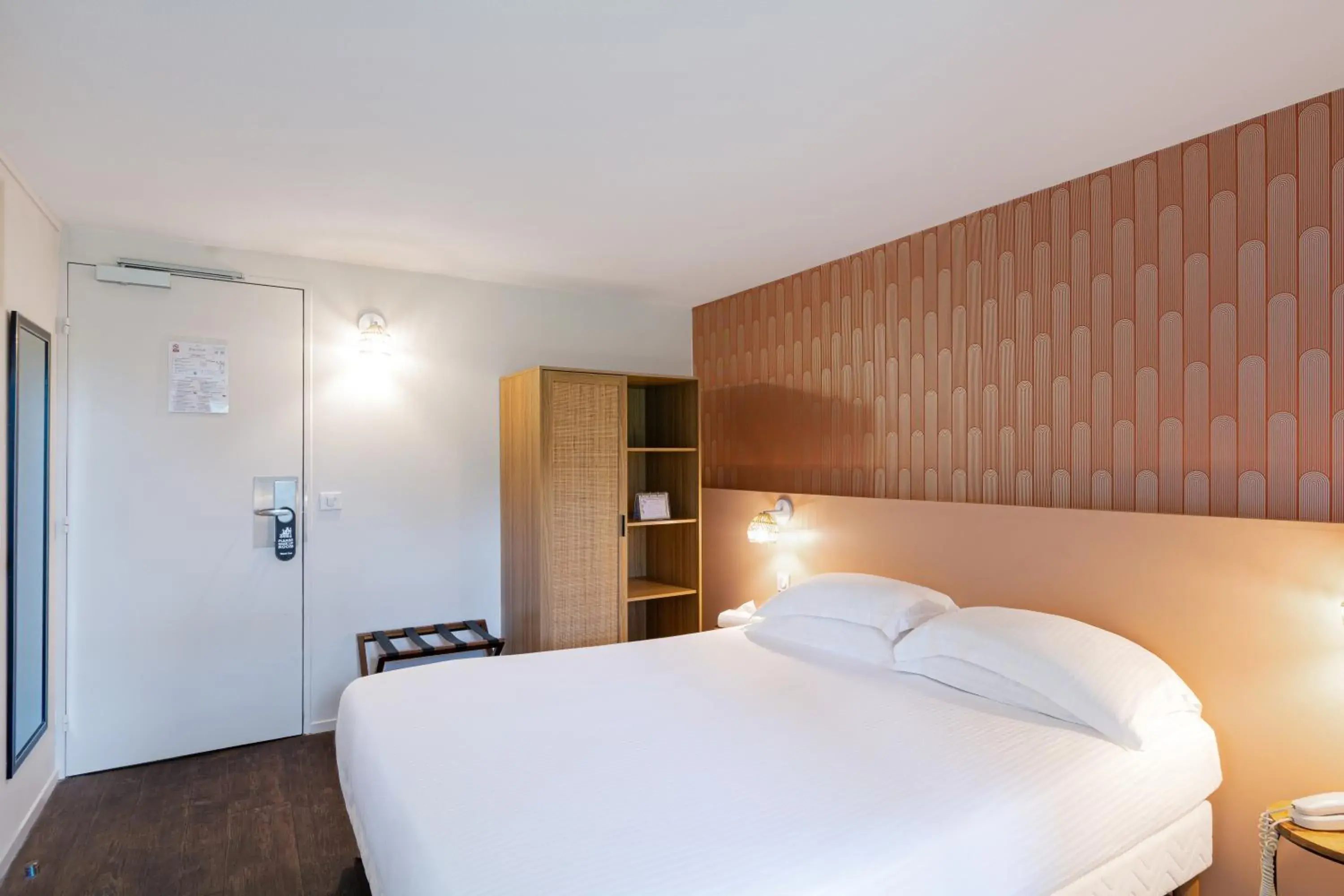 Classic Double Room in Eden Park Hotel Restaurant Classic Double Room in Eden Park Hotel Restaurant