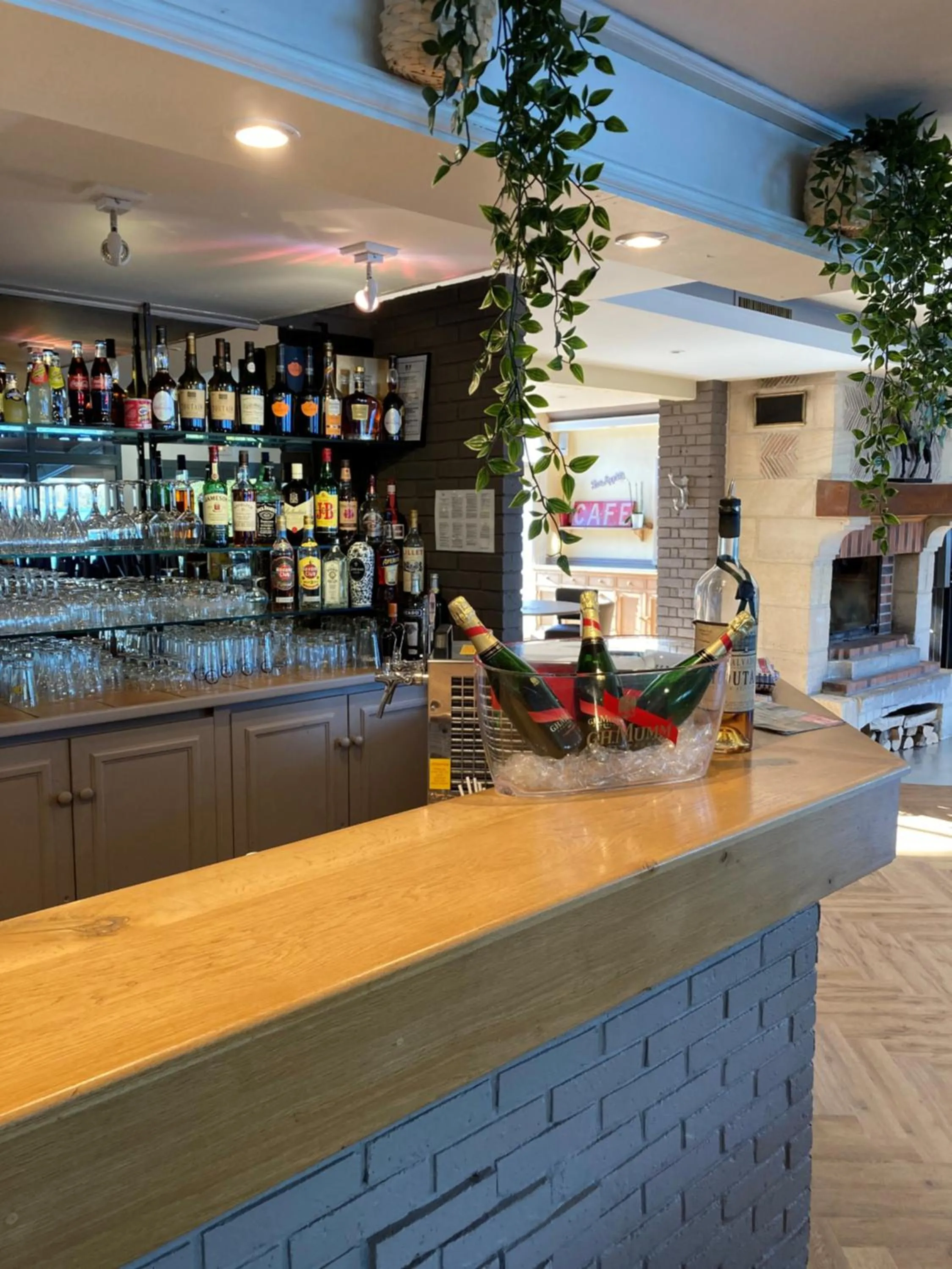 Restaurant/places to eat in Eden Park Hotel Restaurant