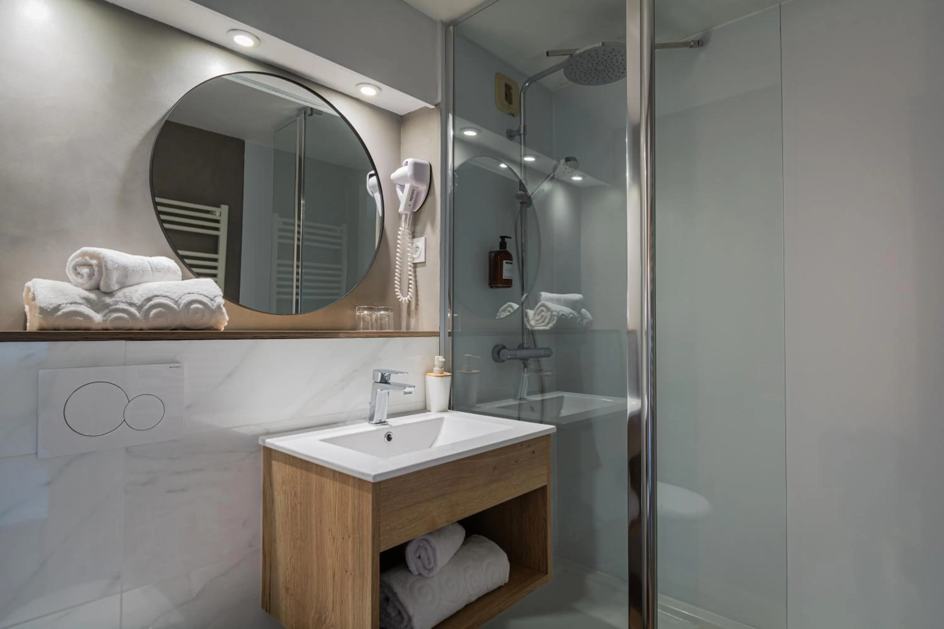 Bathroom in Eden Park Hotel Restaurant