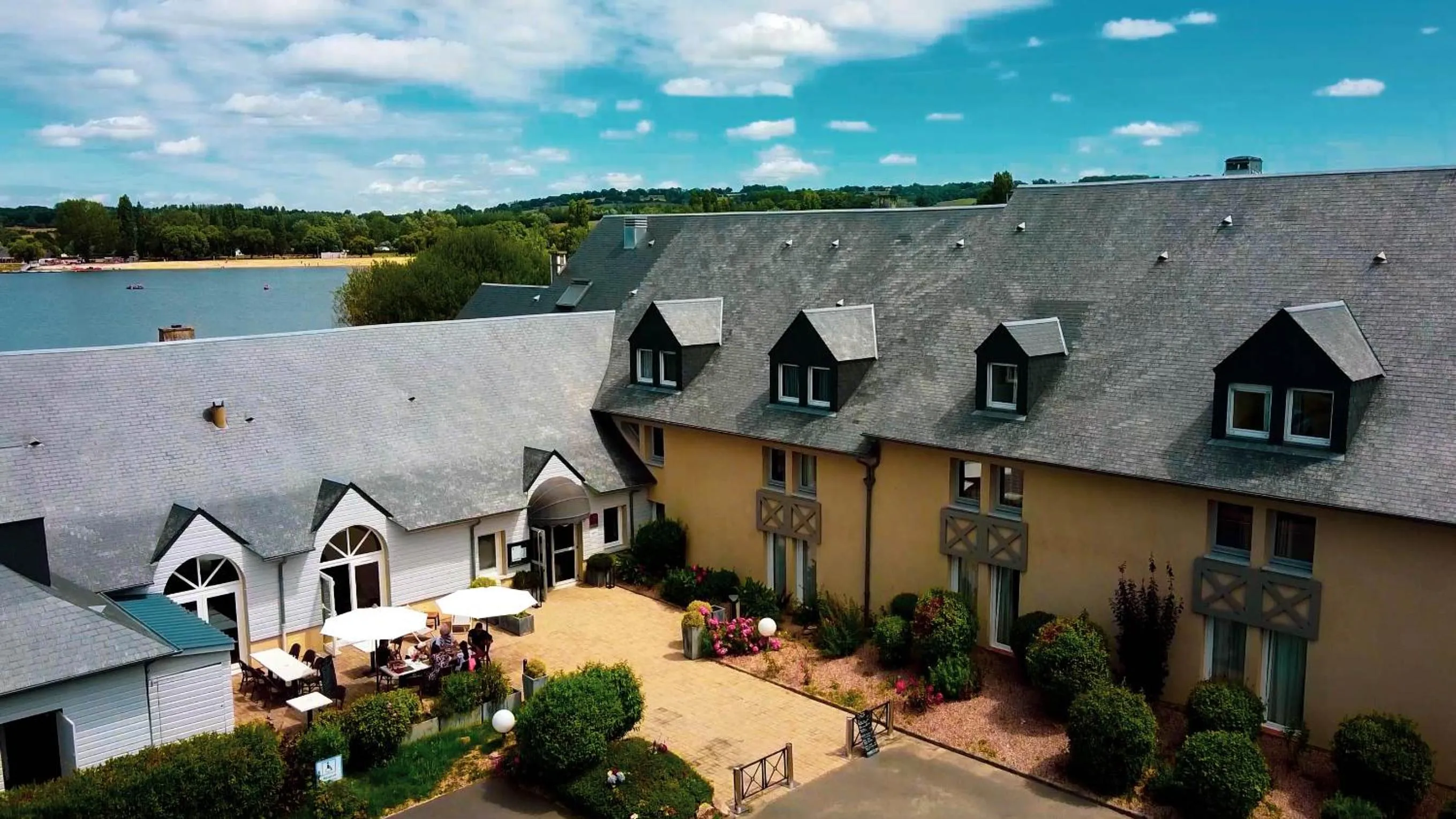 Property building in Eden Park Hotel Restaurant