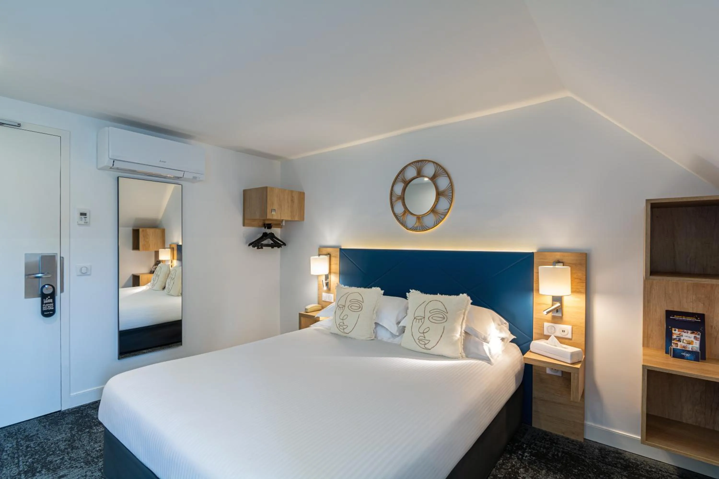 Bedroom, Bed in Eden Park Hotel Restaurant