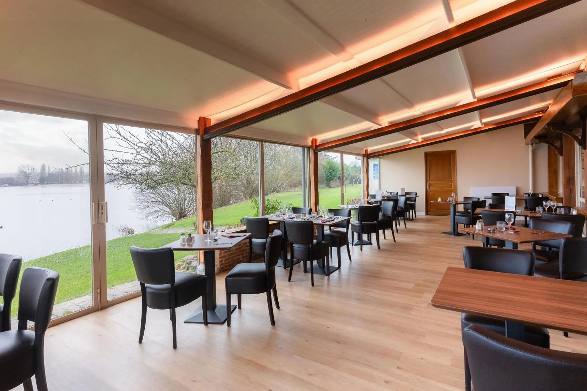 Restaurant/places to eat in Eden Park Hotel Restaurant