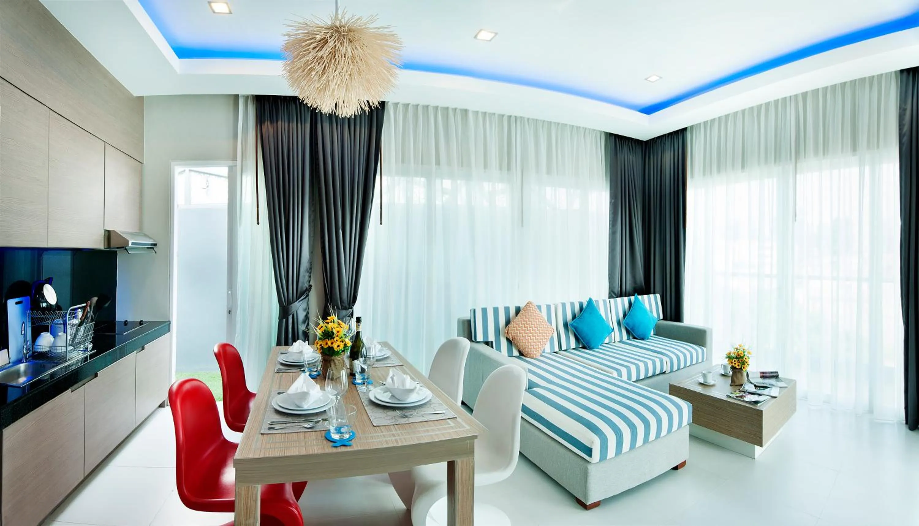 Day in Ratana Platinum Resort Kamala