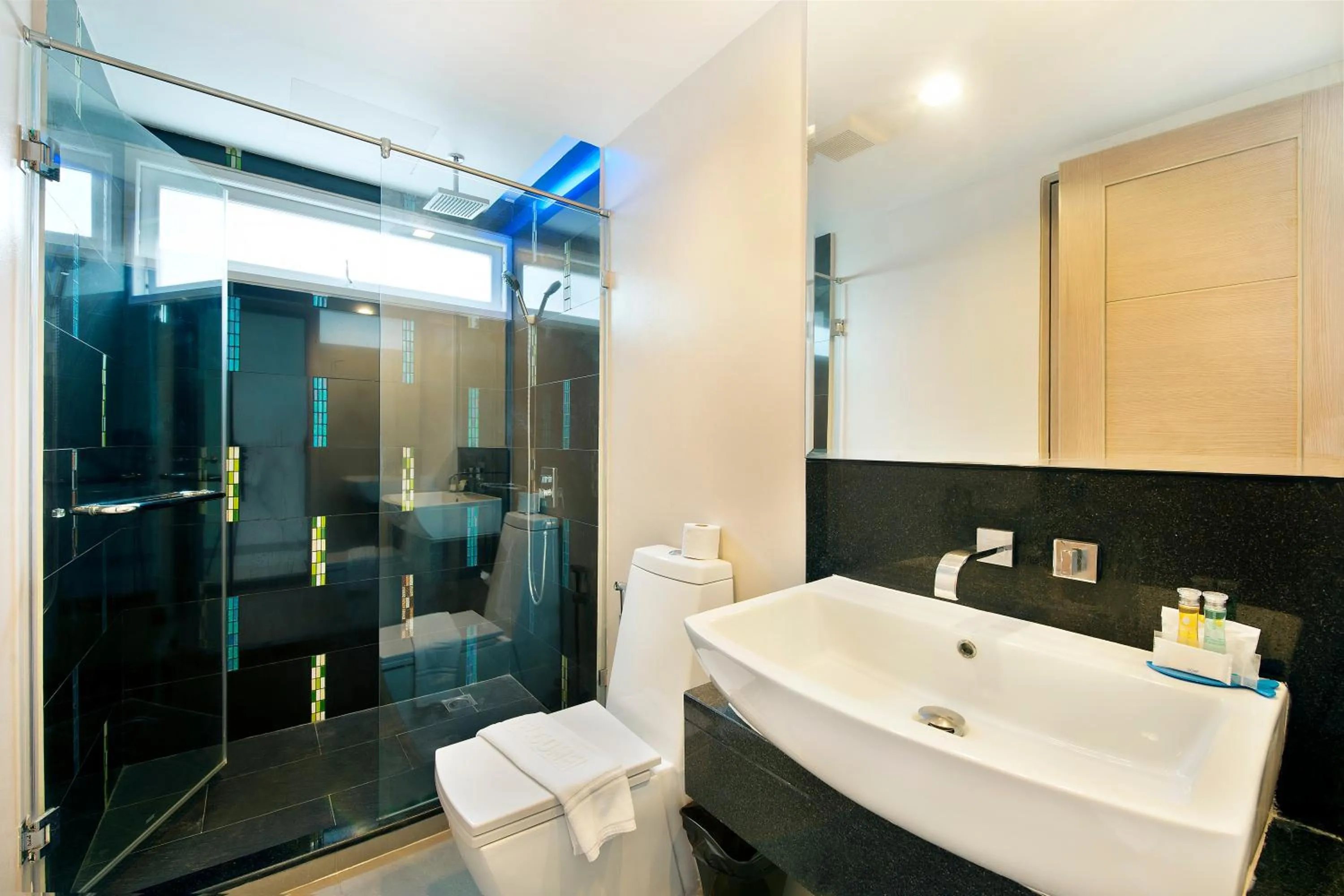 Bathroom in Ratana Platinum Resort Kamala