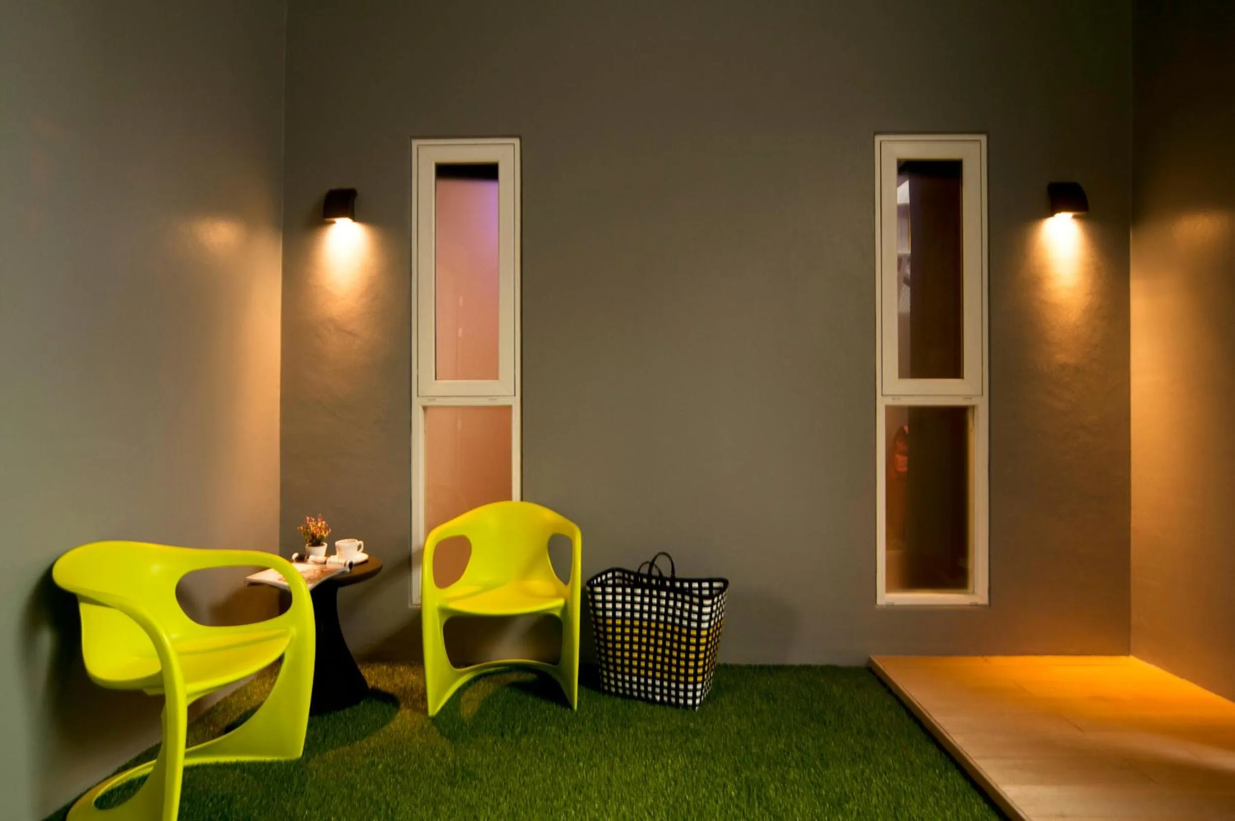 Seating area in Ratana Platinum Resort Kamala