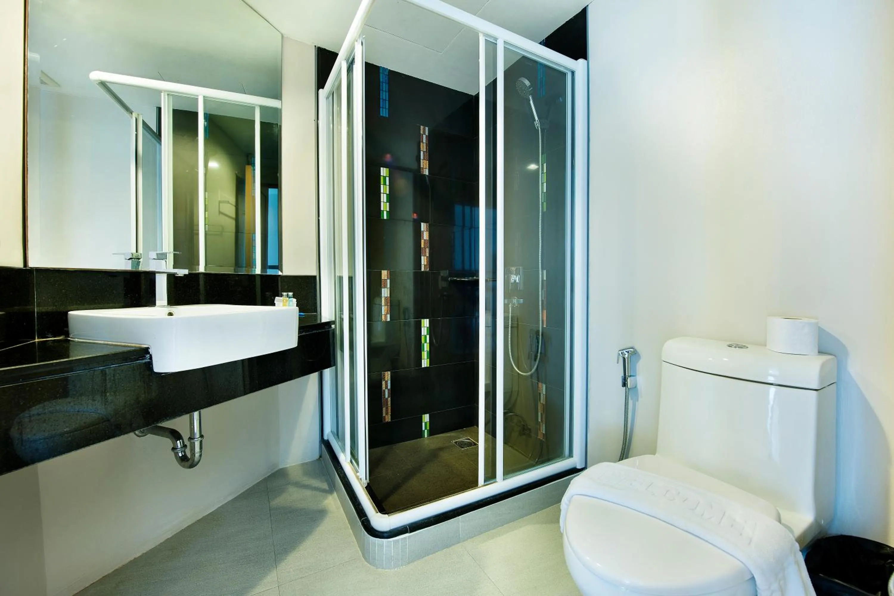 Bathroom in Ratana Platinum Resort Kamala