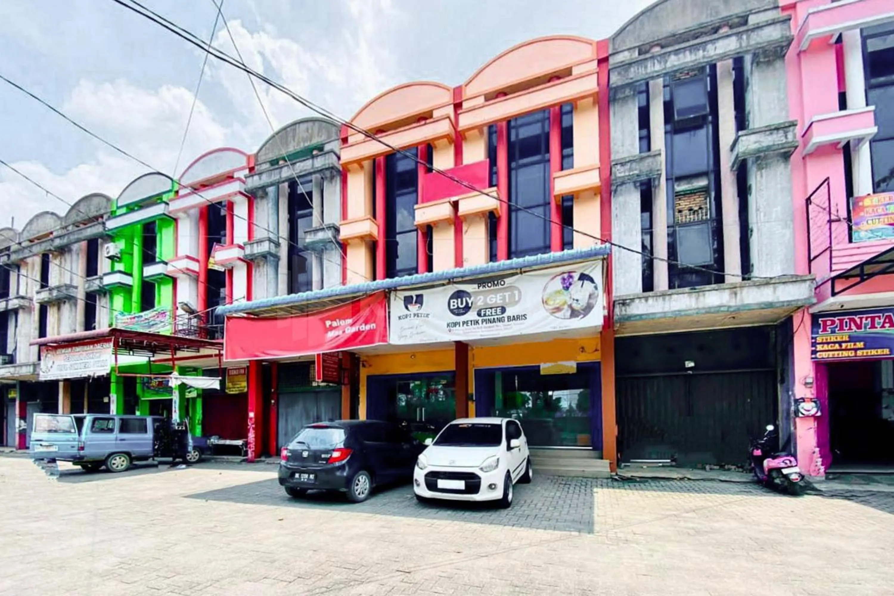 Facade/entrance in Palem Mas Garden RedPartner