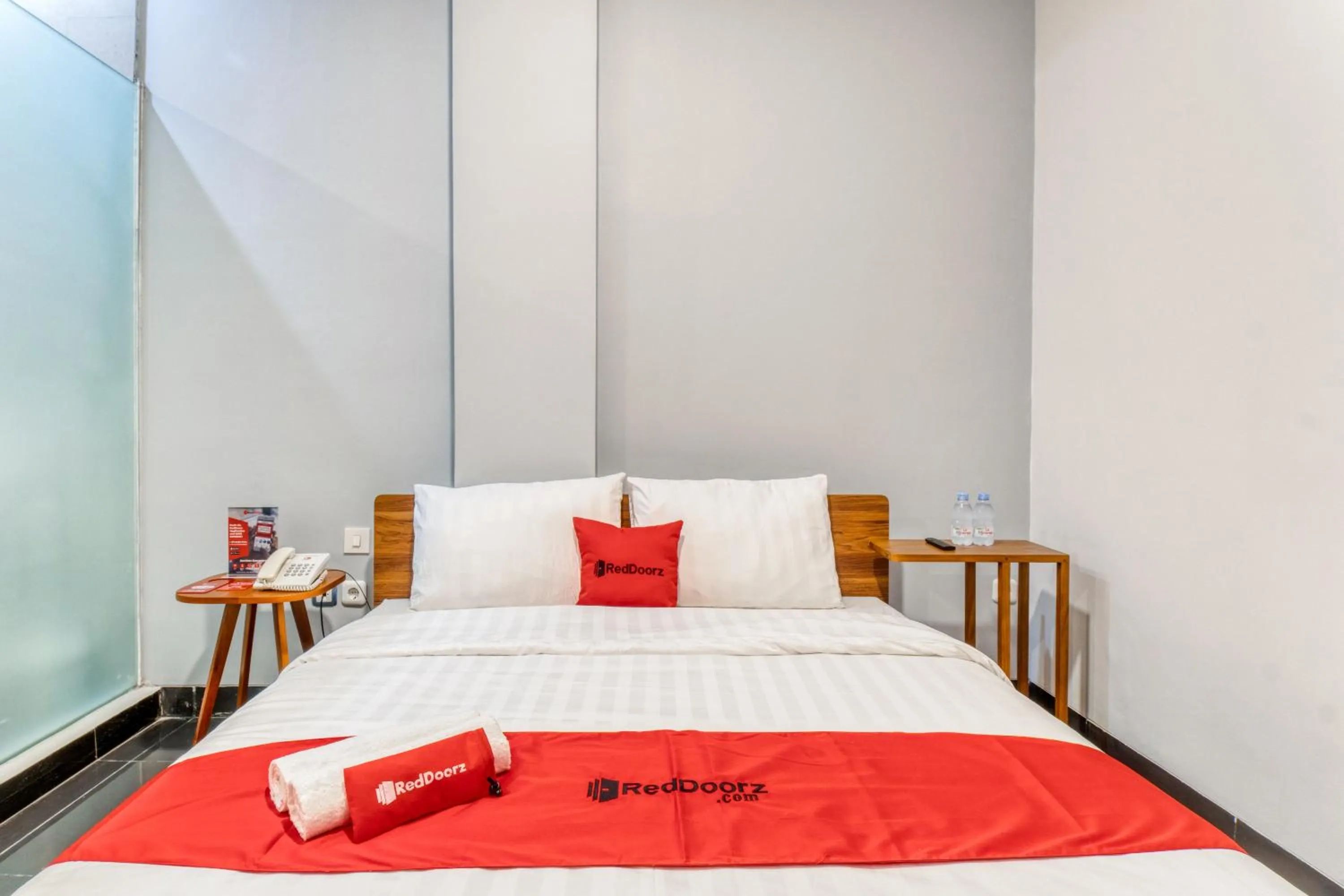 Bed in RedDoorz Plus near Taman Ismail Marzuki