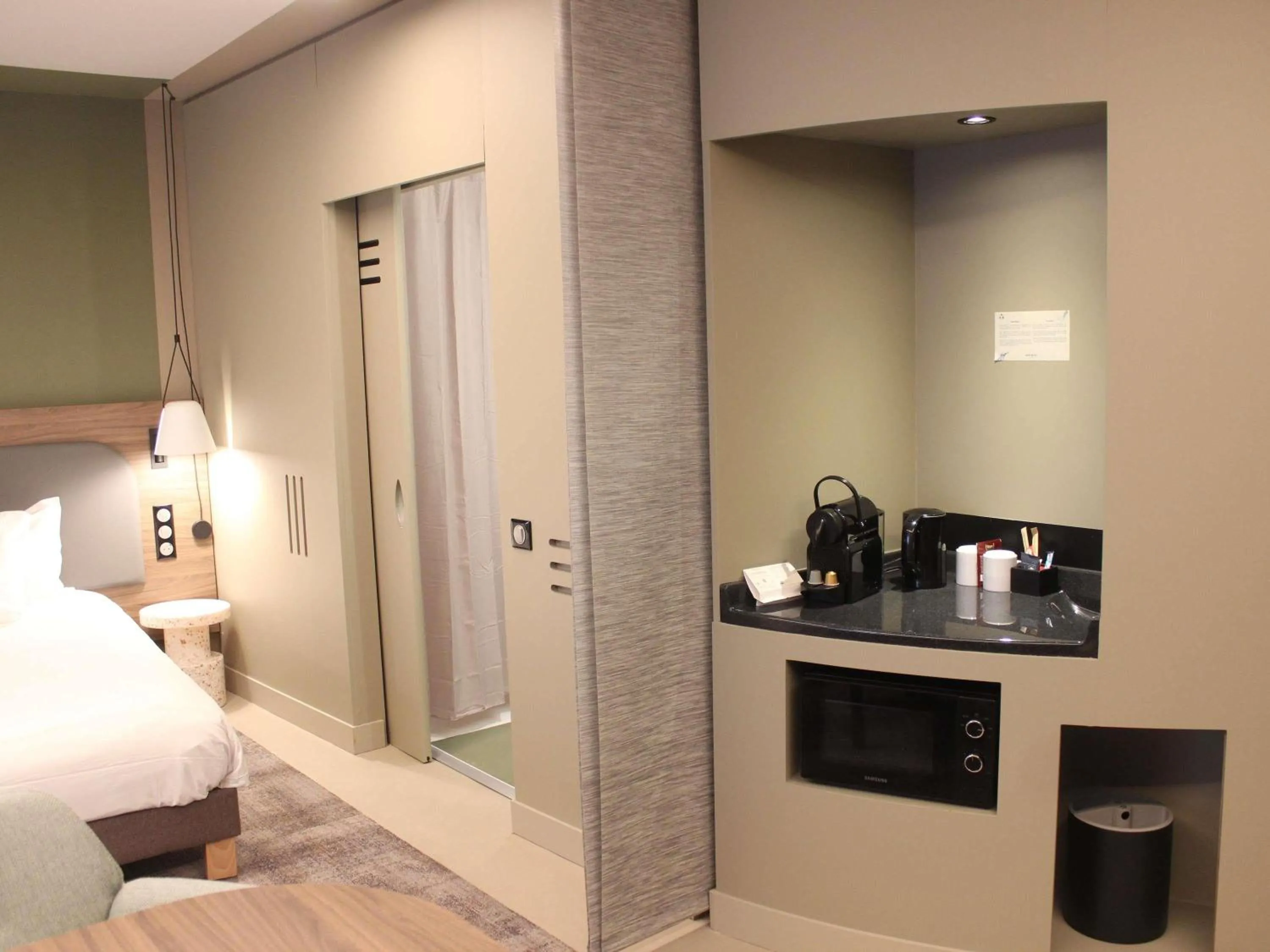 Bedroom, Bed in Novotel Suites Rouen Normandie