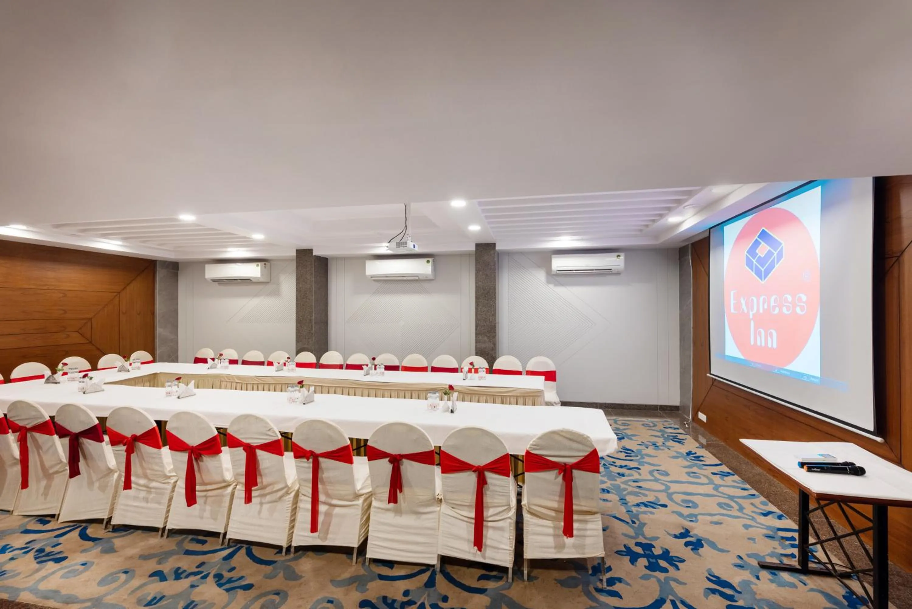 Freesia By Express Inn