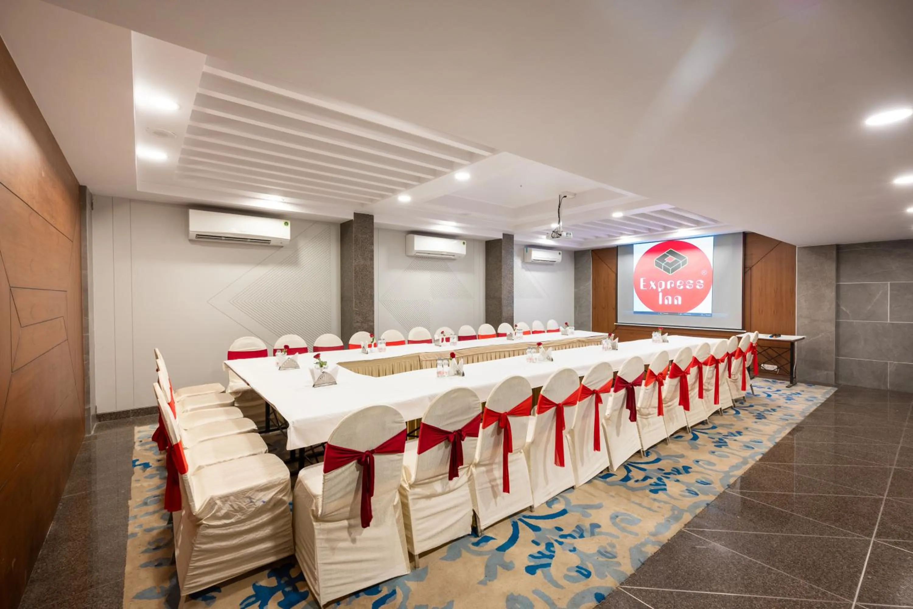 Freesia By Express Inn