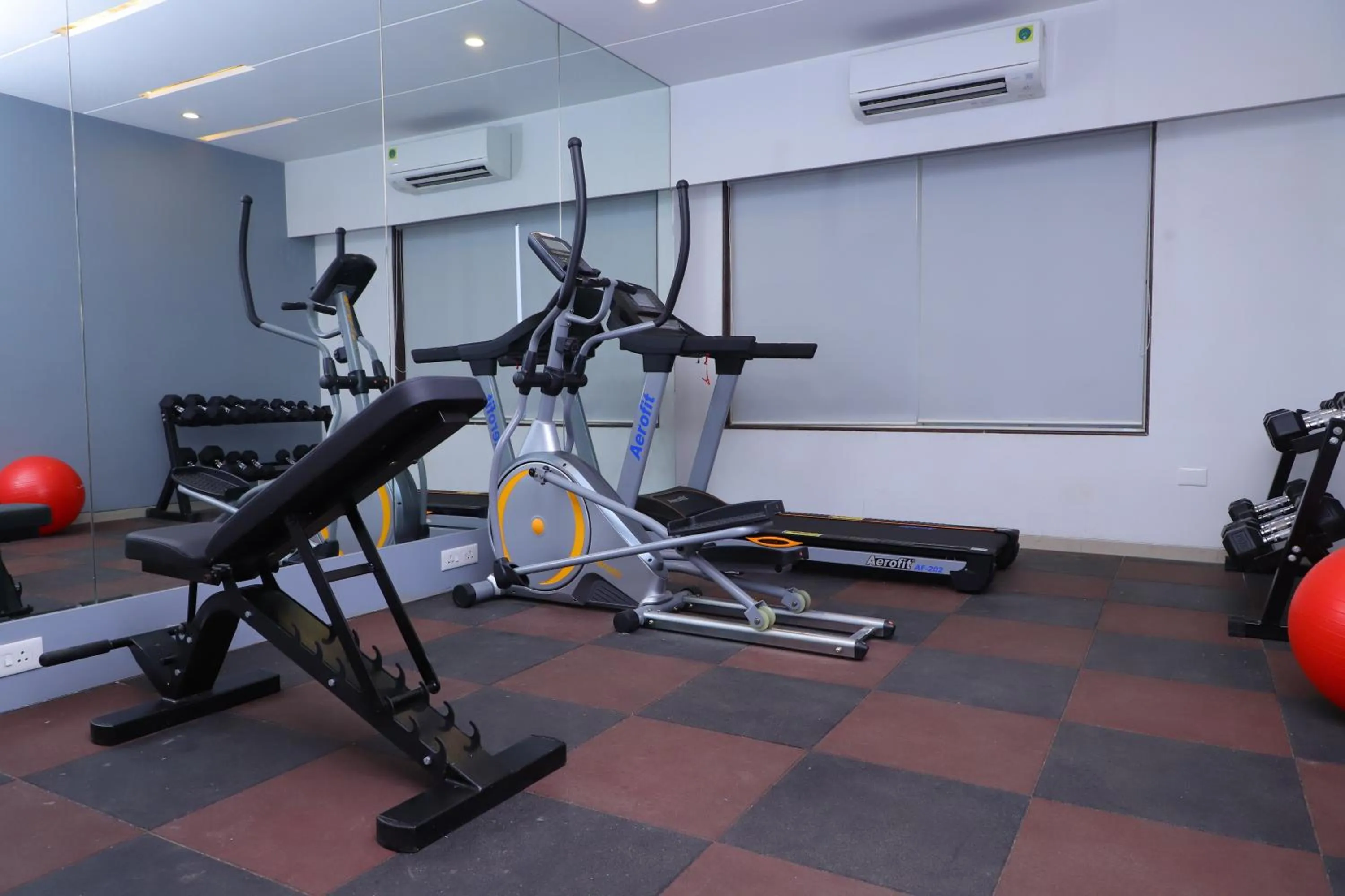Fitness centre/facilities in Freesia By Express Inn